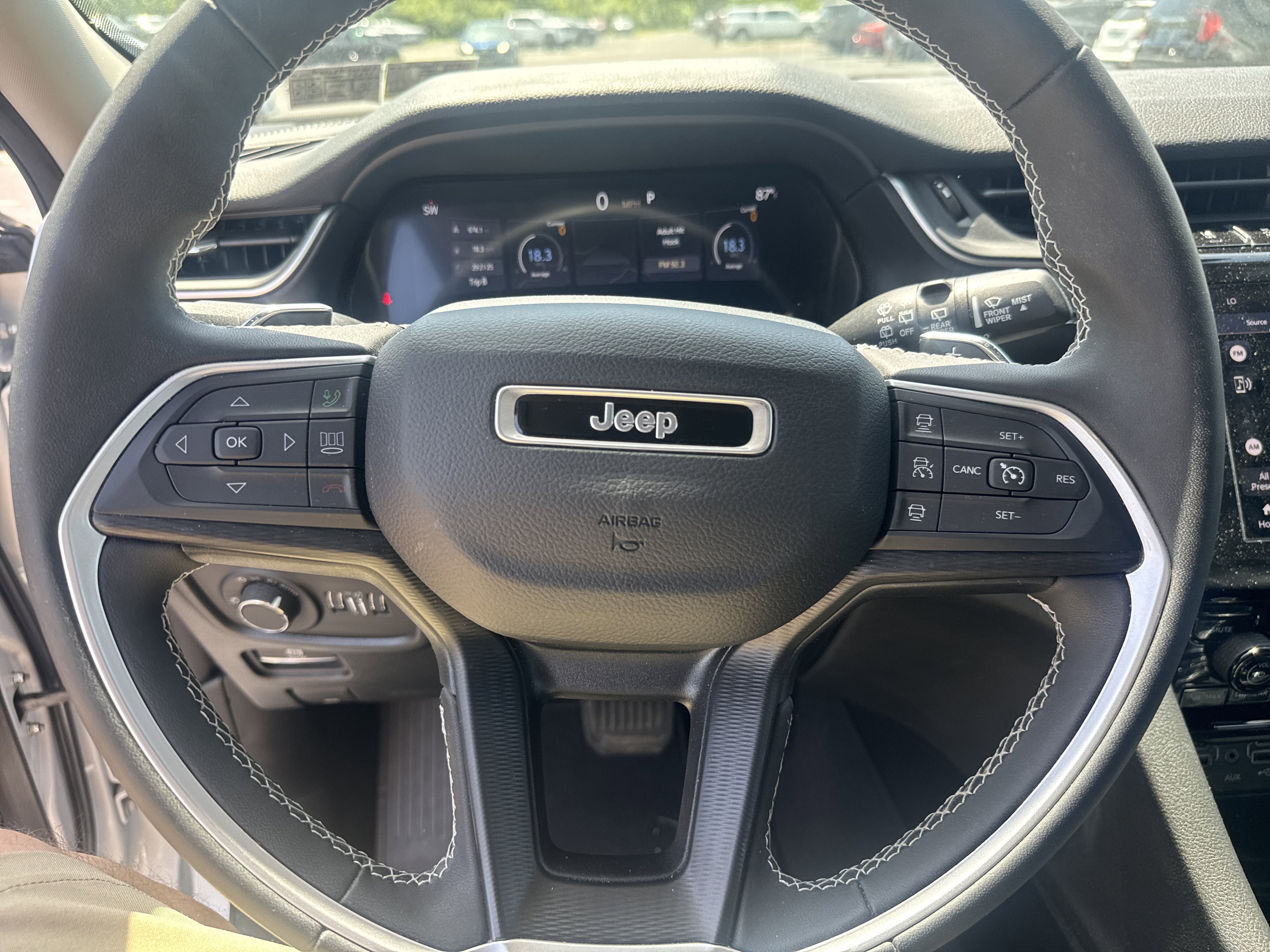 2023 Jeep Grand Cherokee Laredo