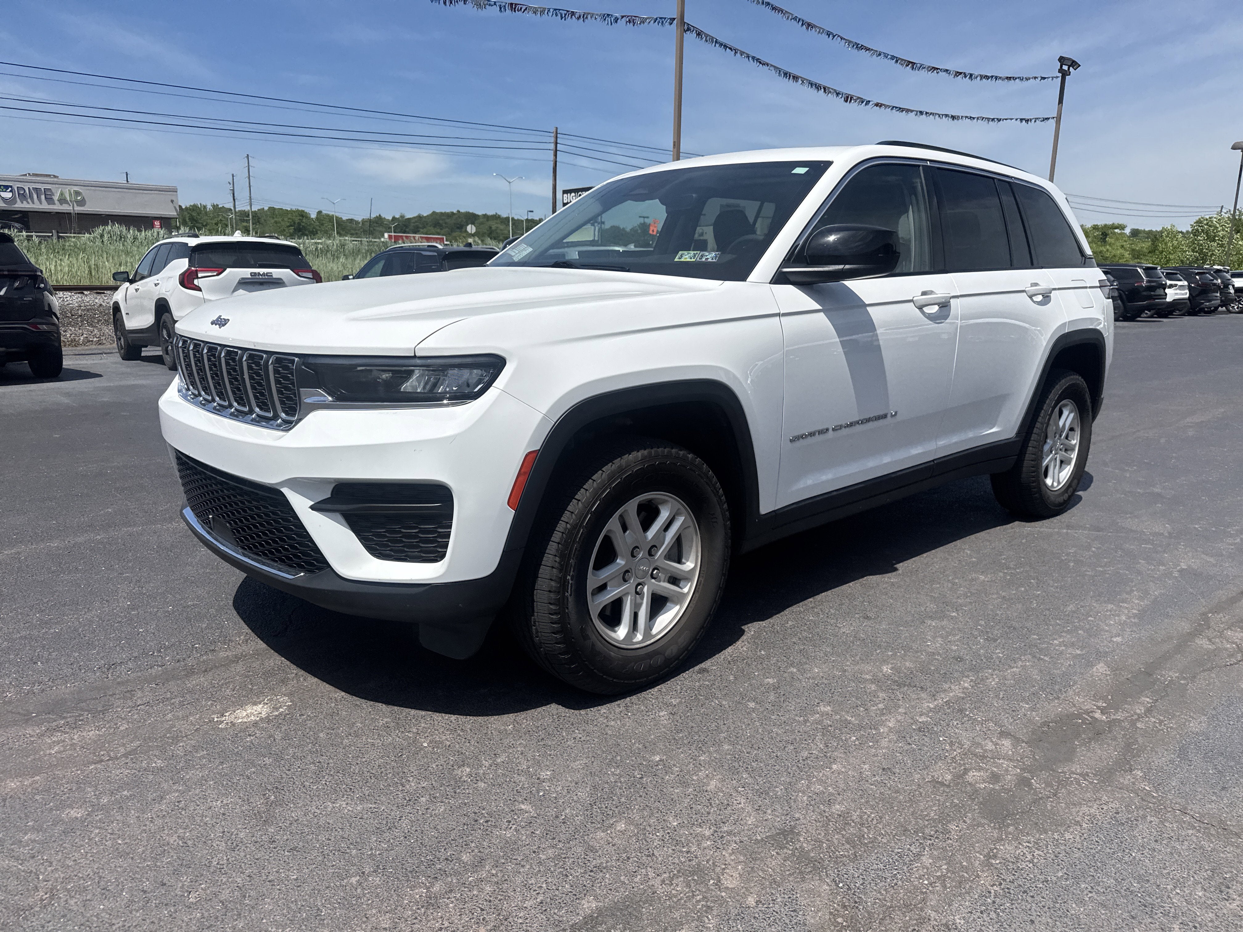 2023 Jeep Grand Cherokee Laredo