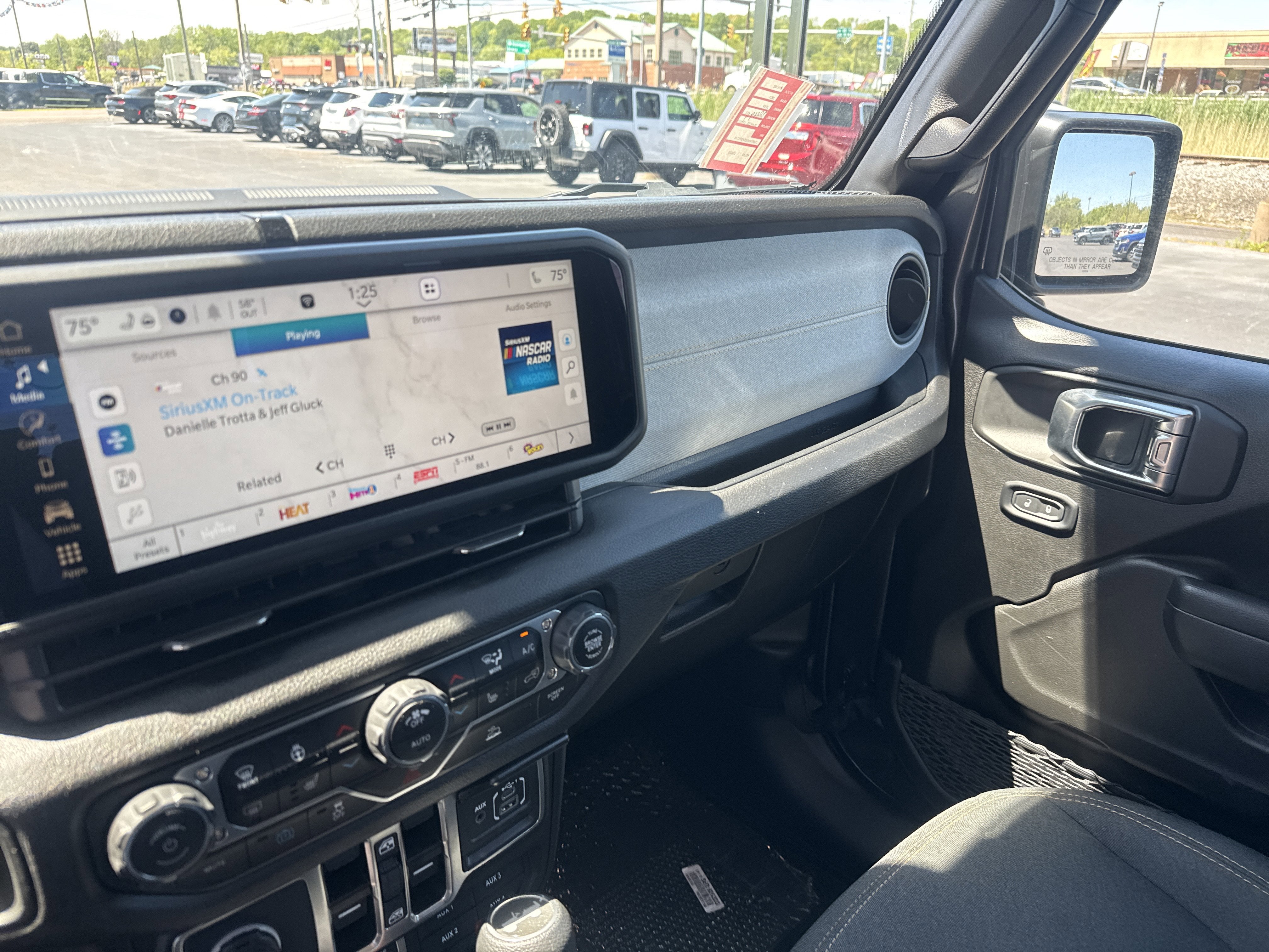 2025 Jeep Wrangler 4xe Willys