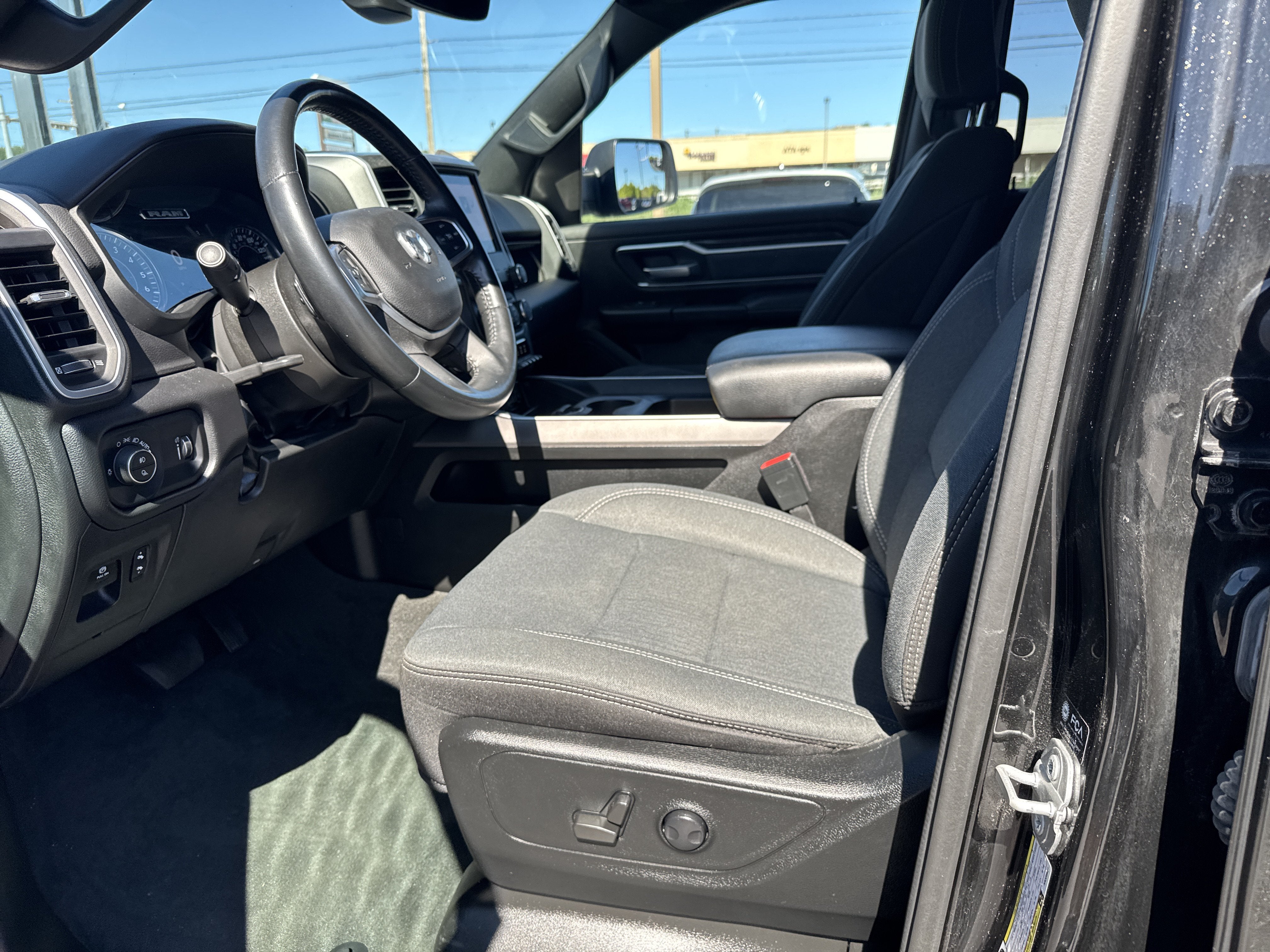 2022 RAM 1500 Big Horn Quad Cab 4x4 6'4" Box