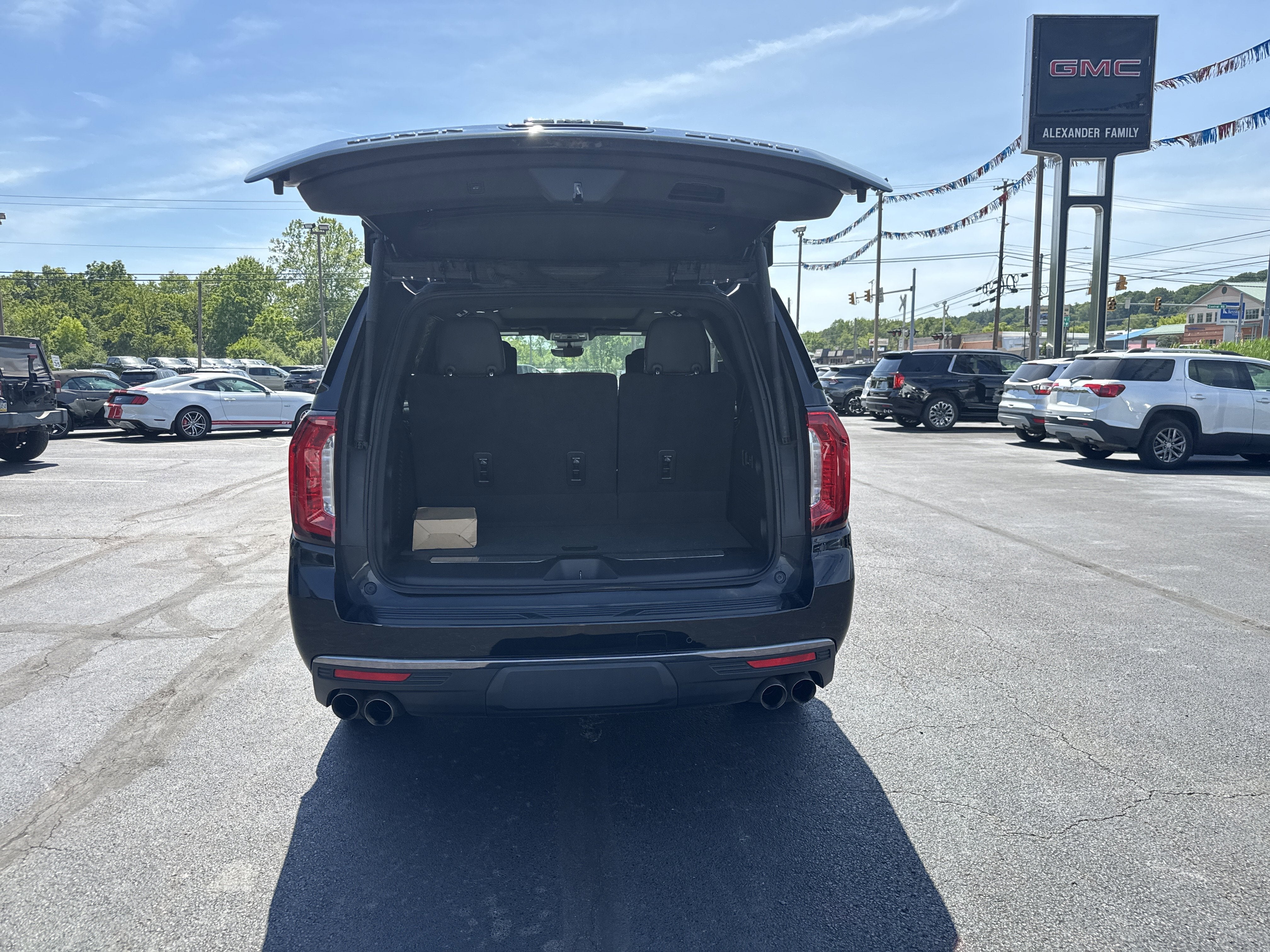 2023 GMC Yukon Denali Ultimate