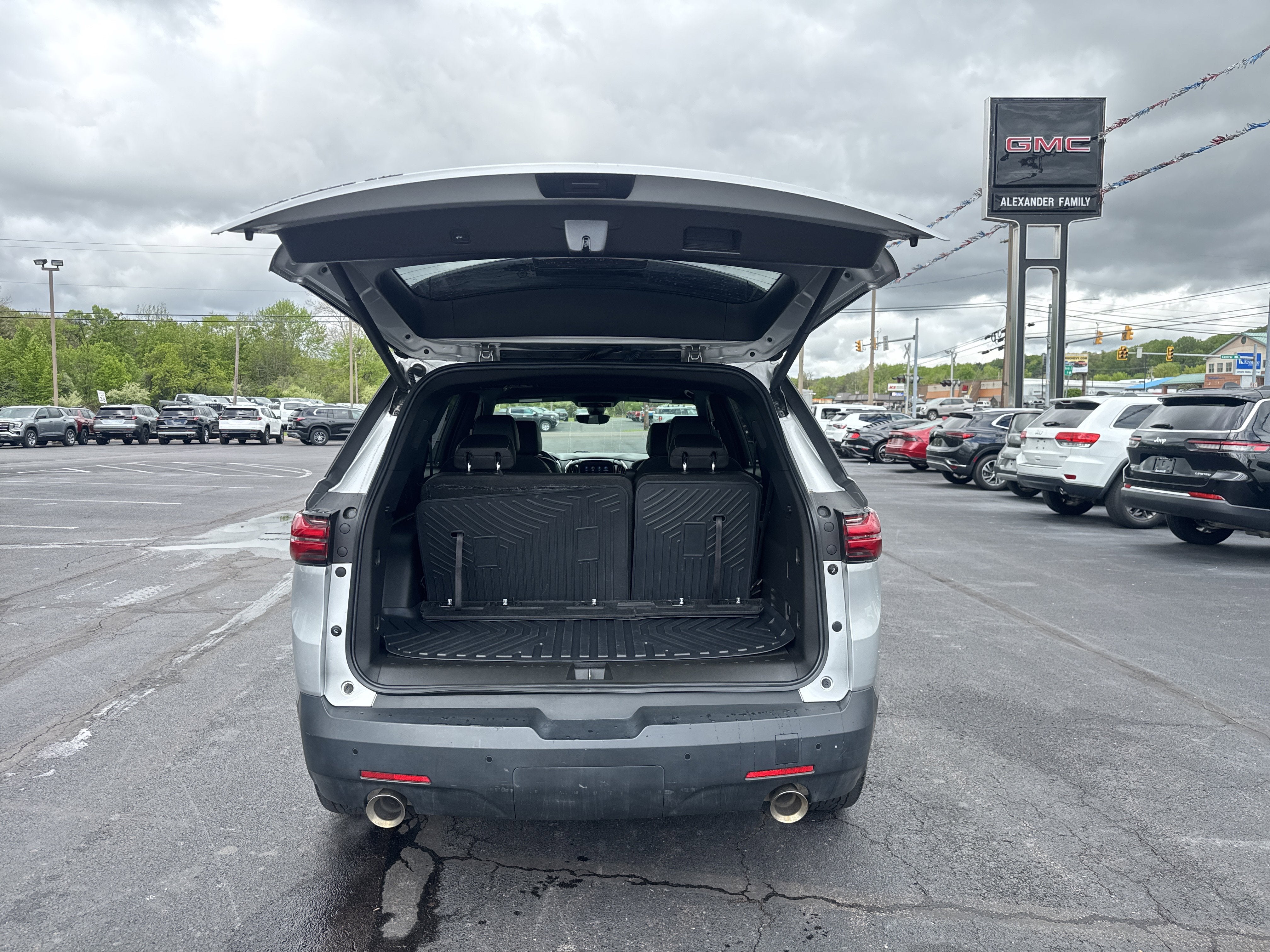 2022 Chevrolet Traverse LT Leather