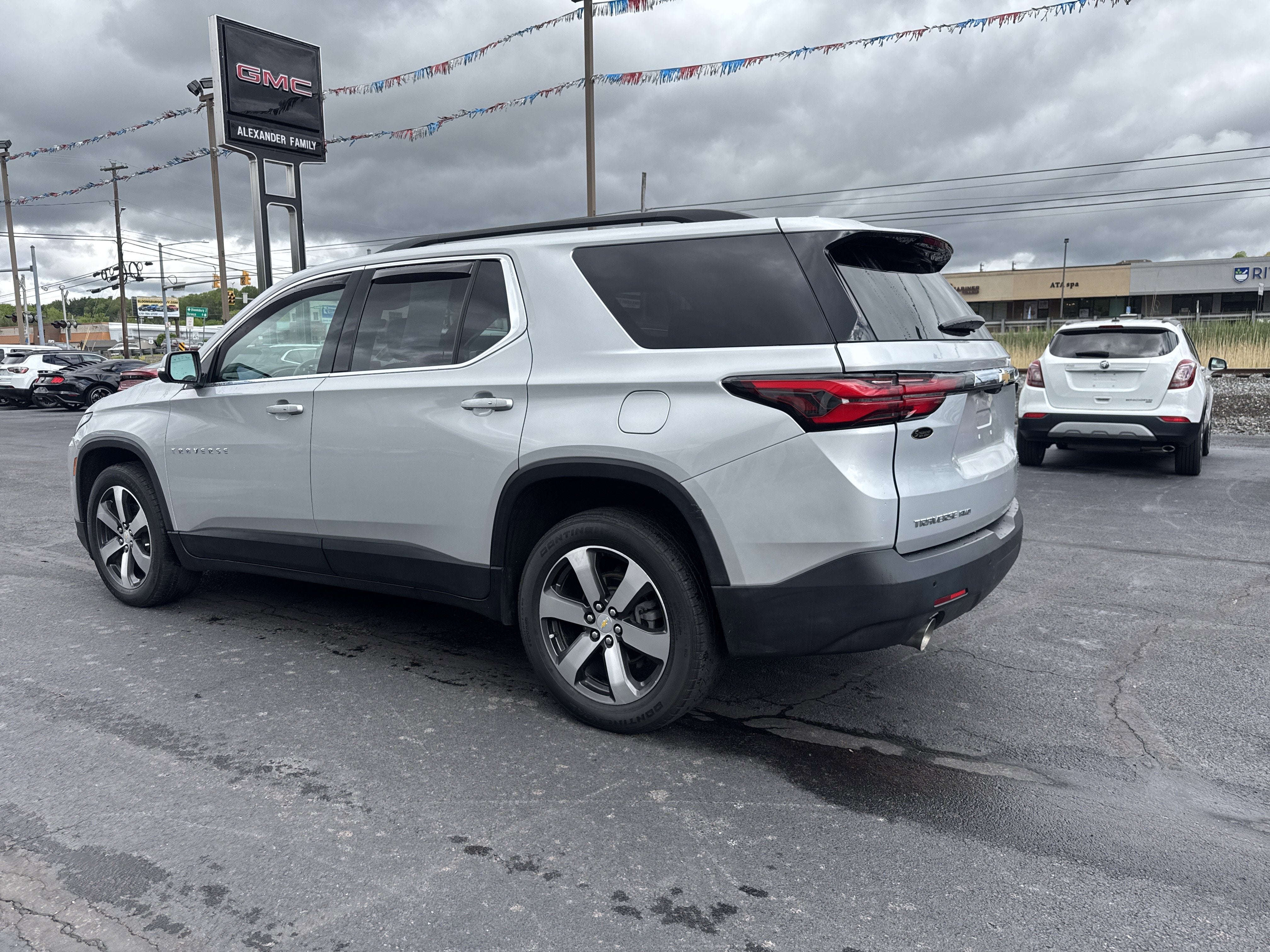 2022 Chevrolet Traverse LT Leather