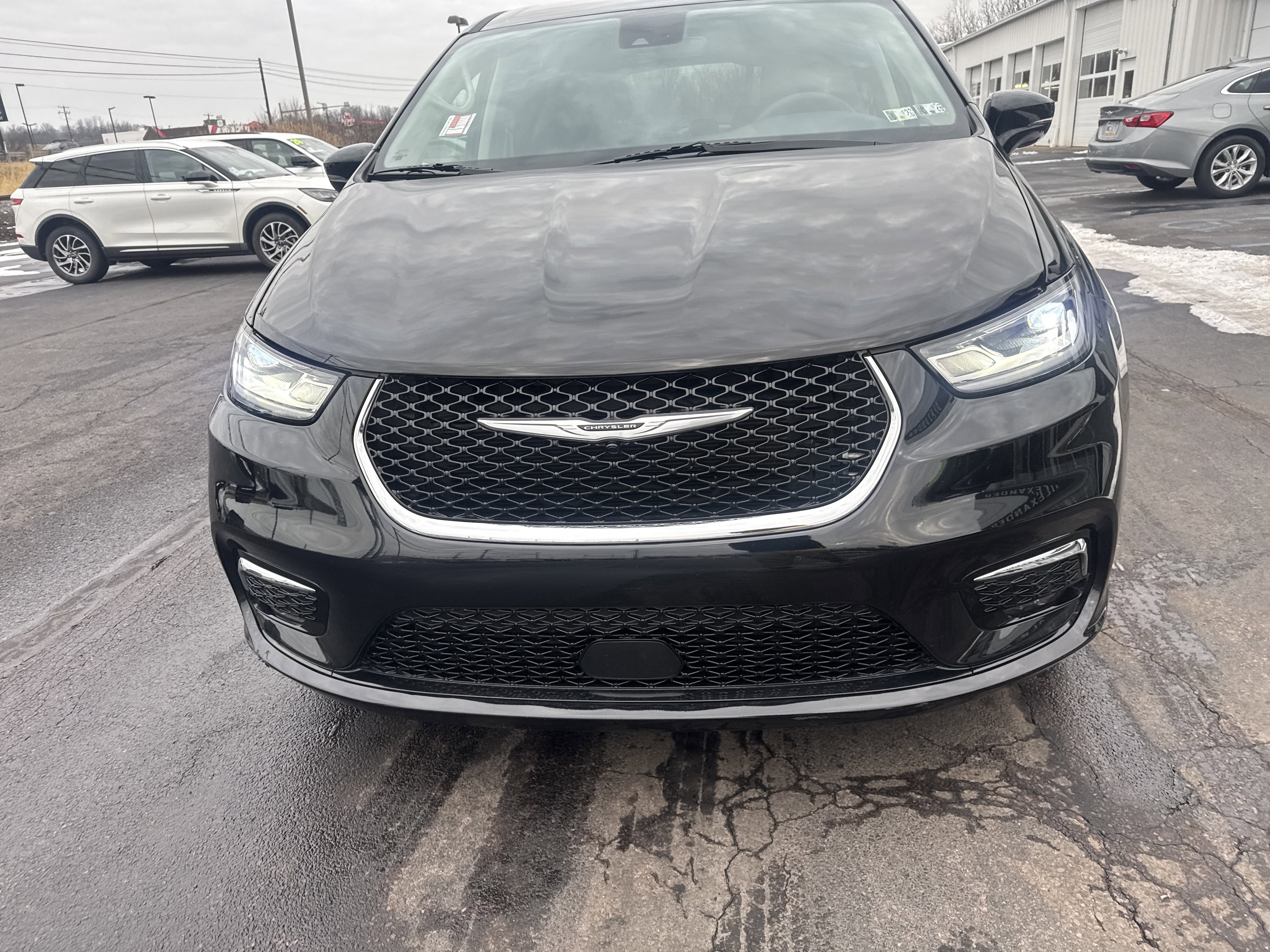 2024 Chrysler Pacifica Touring L