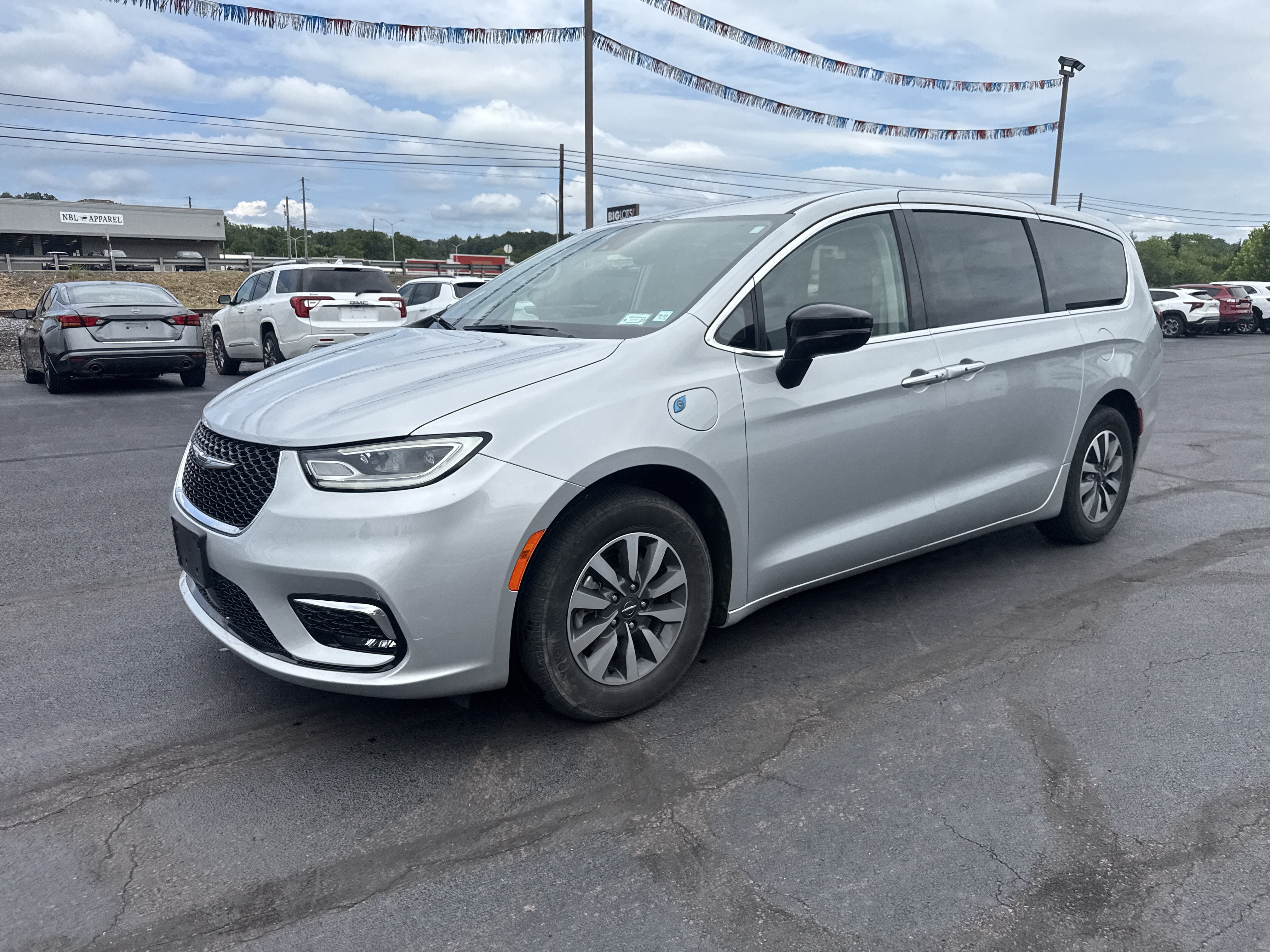 2024 Chrysler Pacifica Hybrid Select