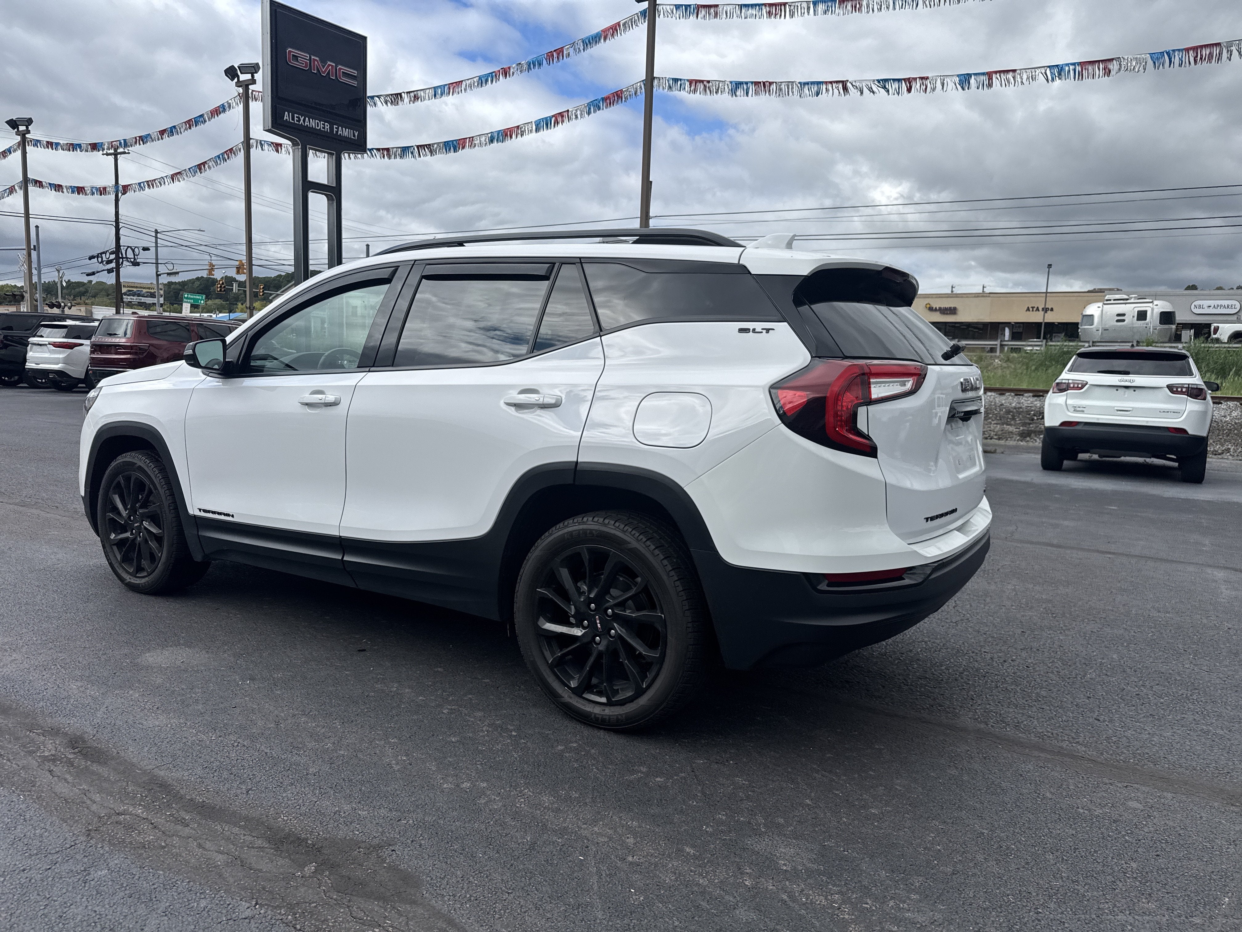 2023 GMC Terrain SLT