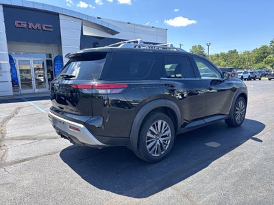 2023 Nissan Pathfinder SL 4WD
