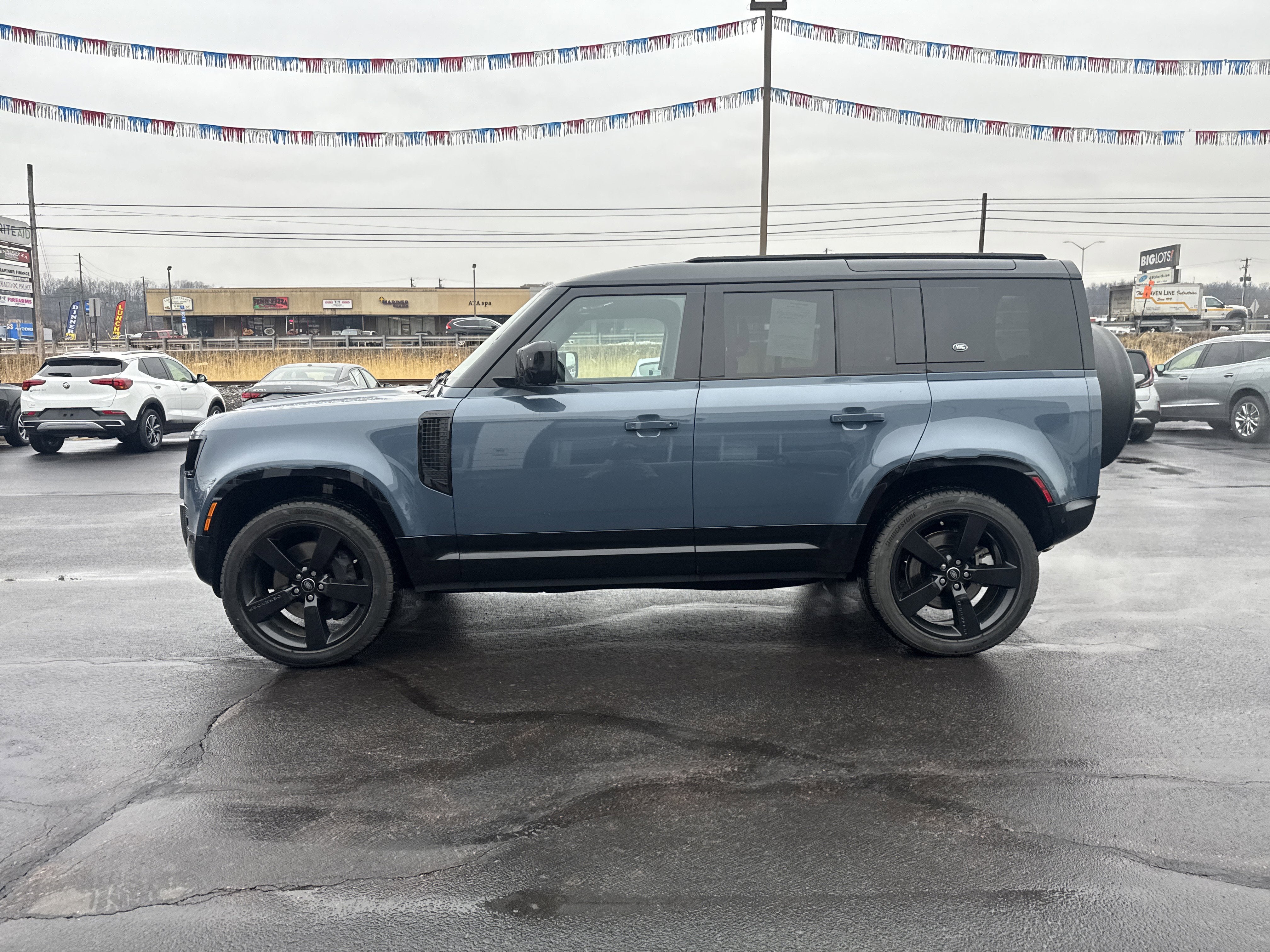 2024 Land Rover Defender X-Dynamic SE