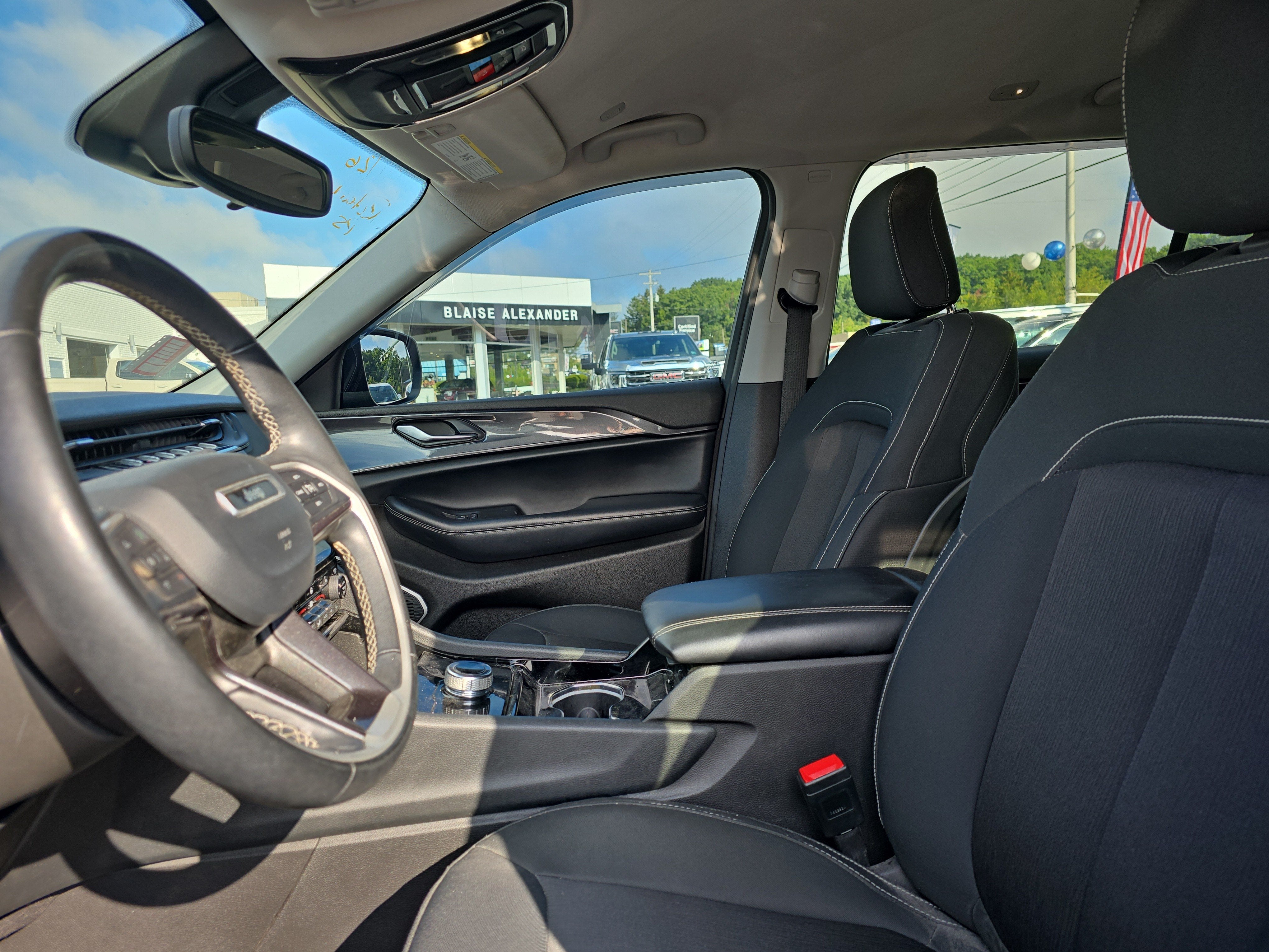 2022 Jeep Grand Cherokee L Laredo