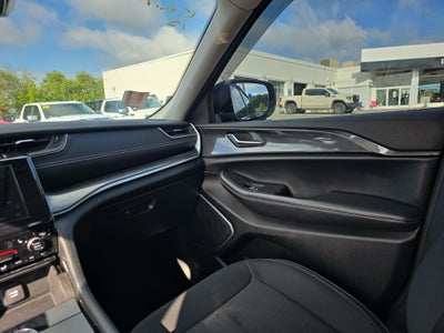 2022 Jeep Grand Cherokee L Laredo