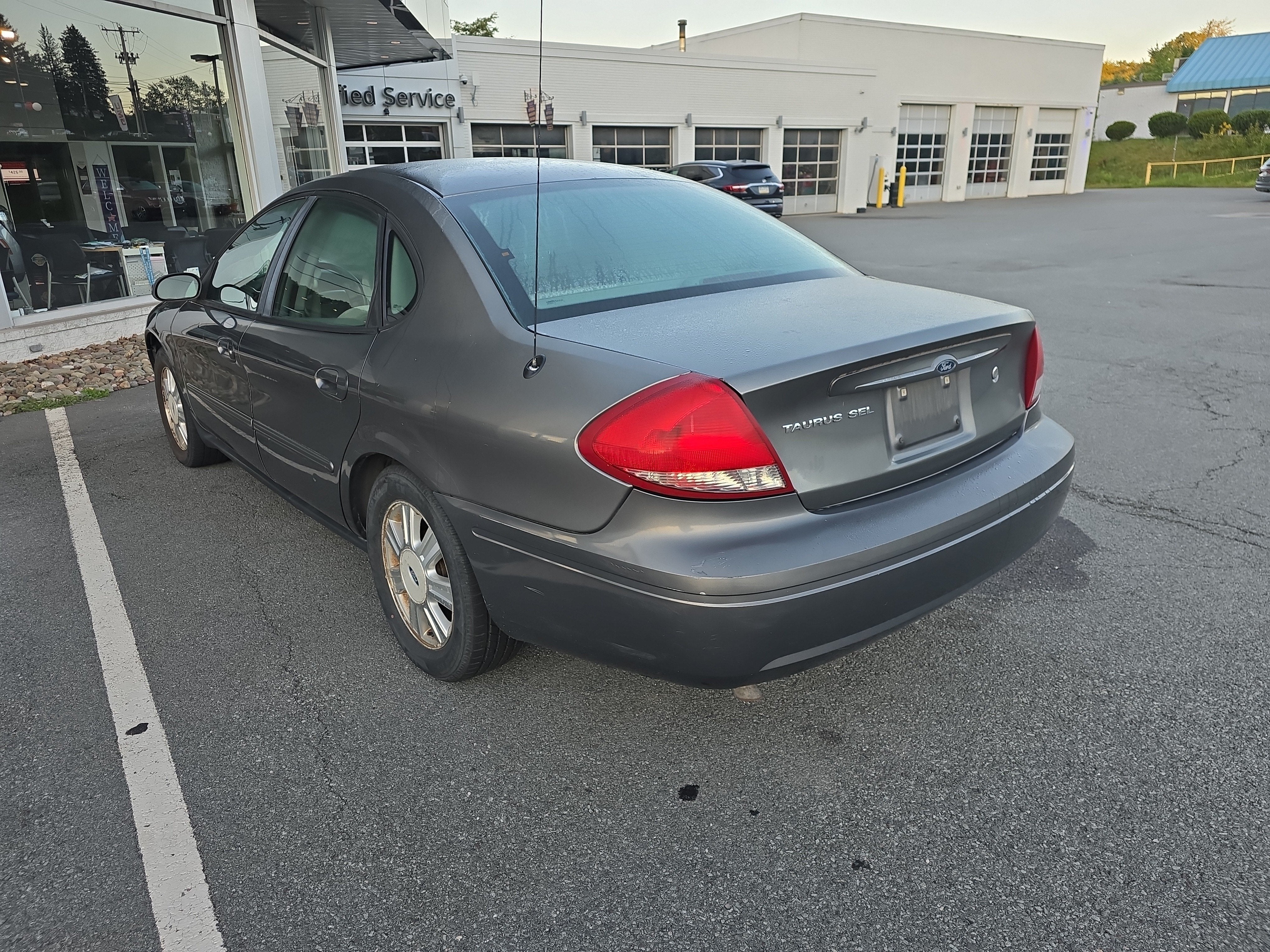 2005 Ford Taurus SEL