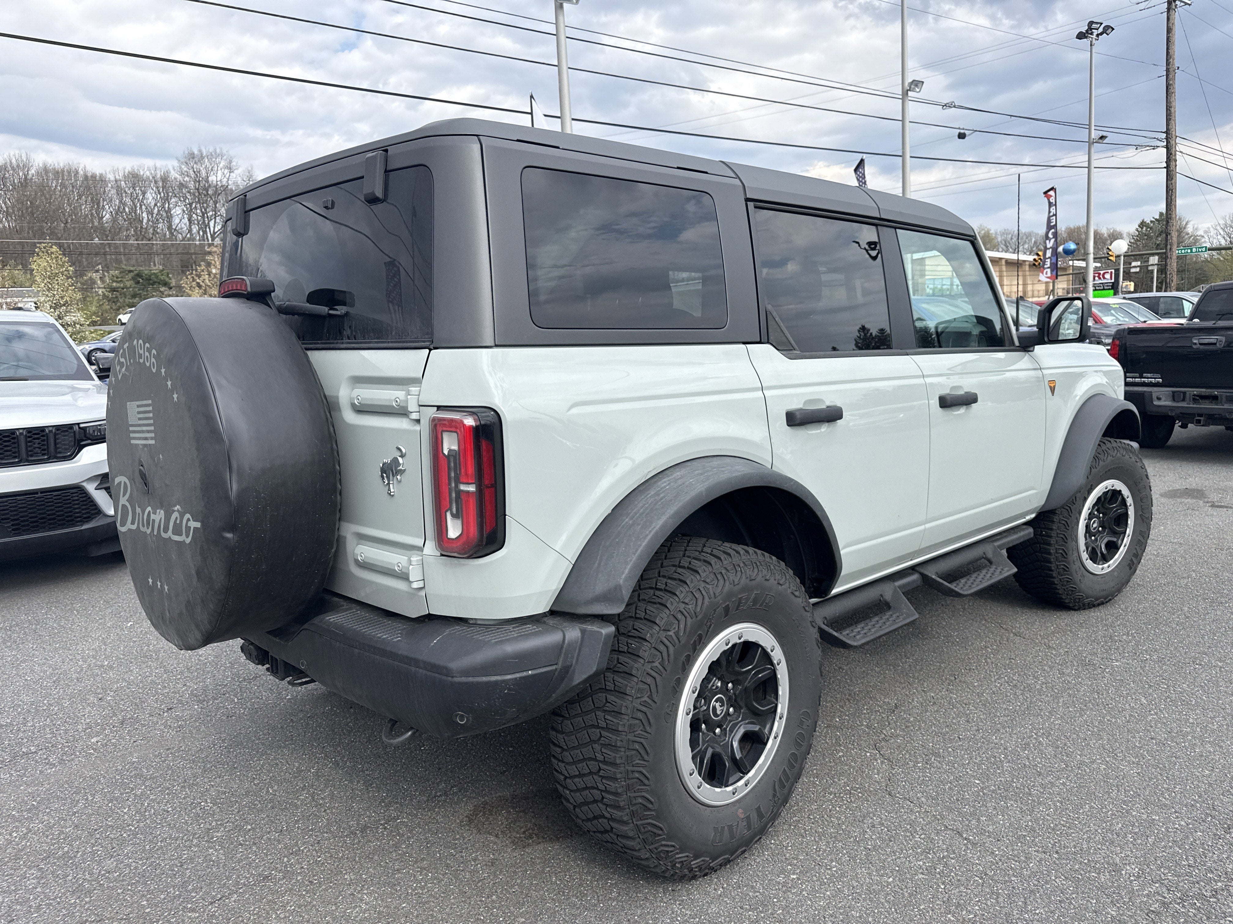 2023 Ford Bronco Base