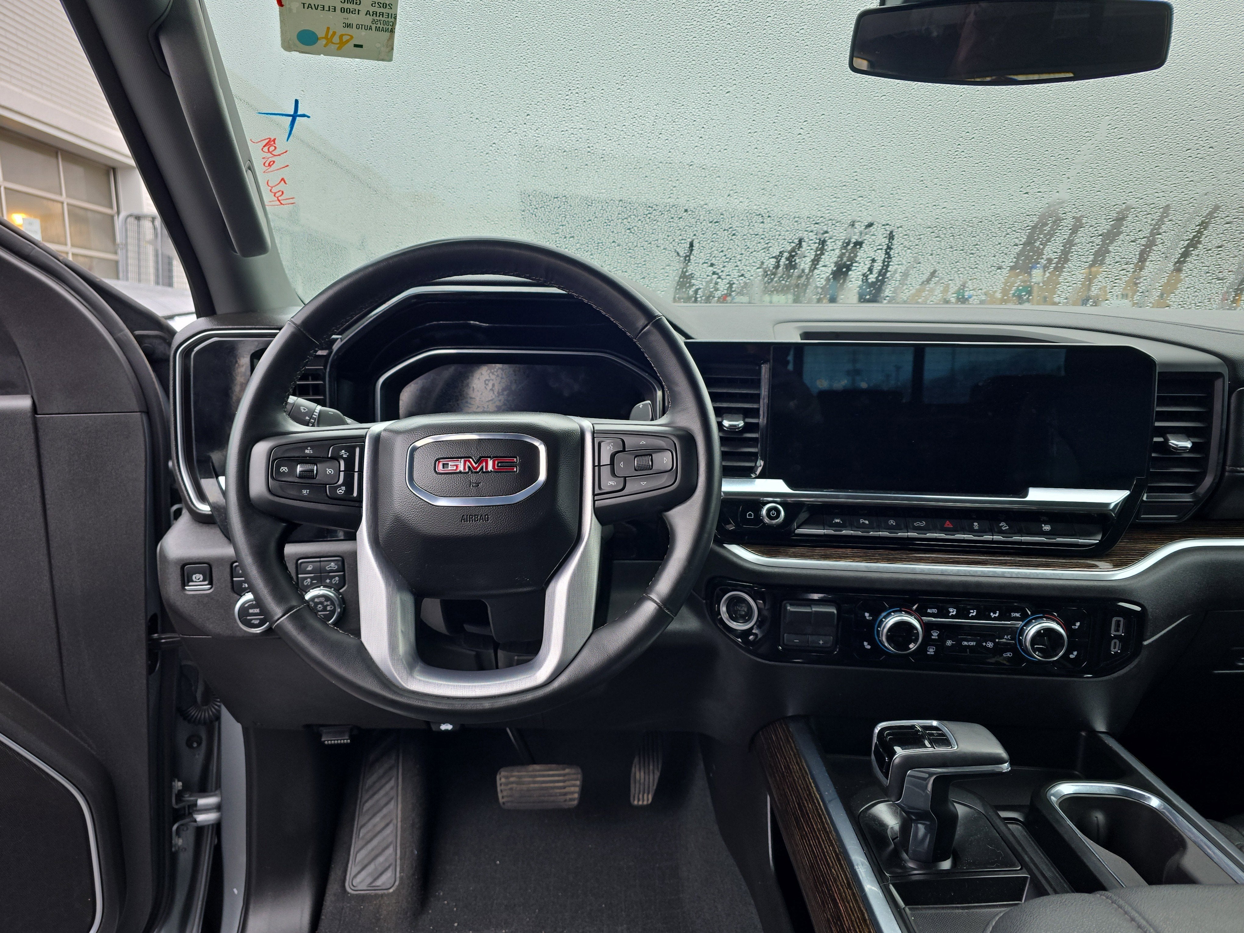 2025 GMC Sierra 1500 Elevation