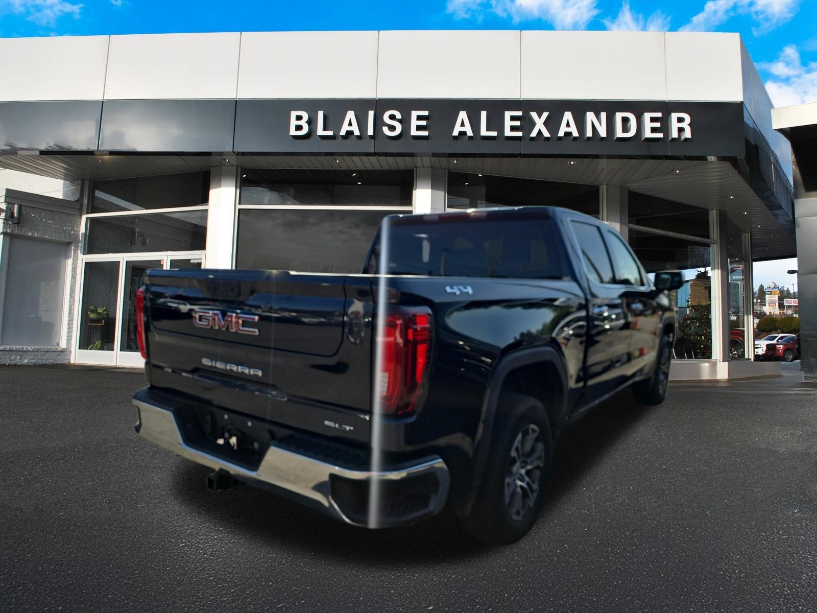 2025 GMC Sierra 1500 SLT