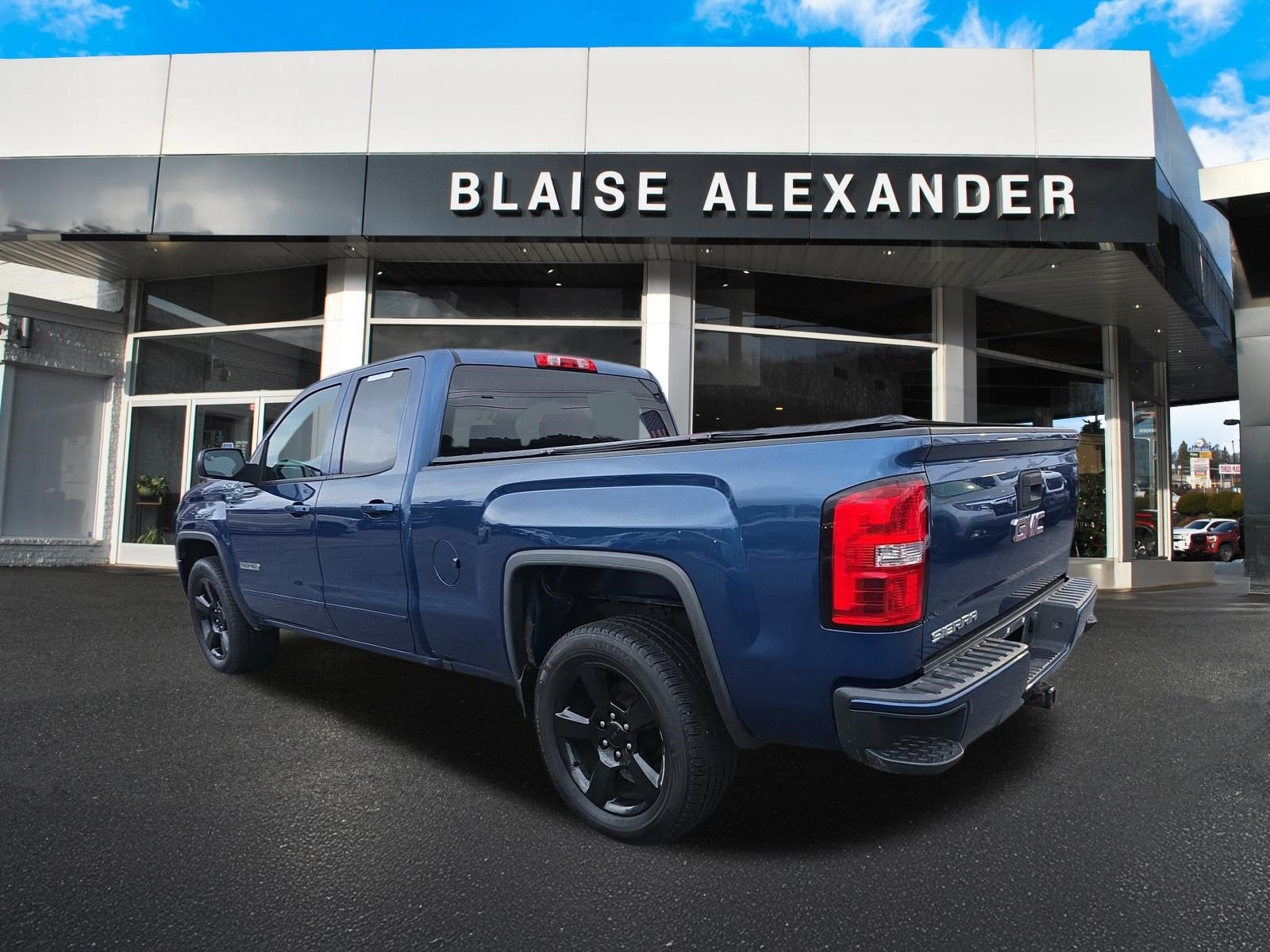 2016 GMC Sierra 1500 DBL CAB 4WD 143.5
