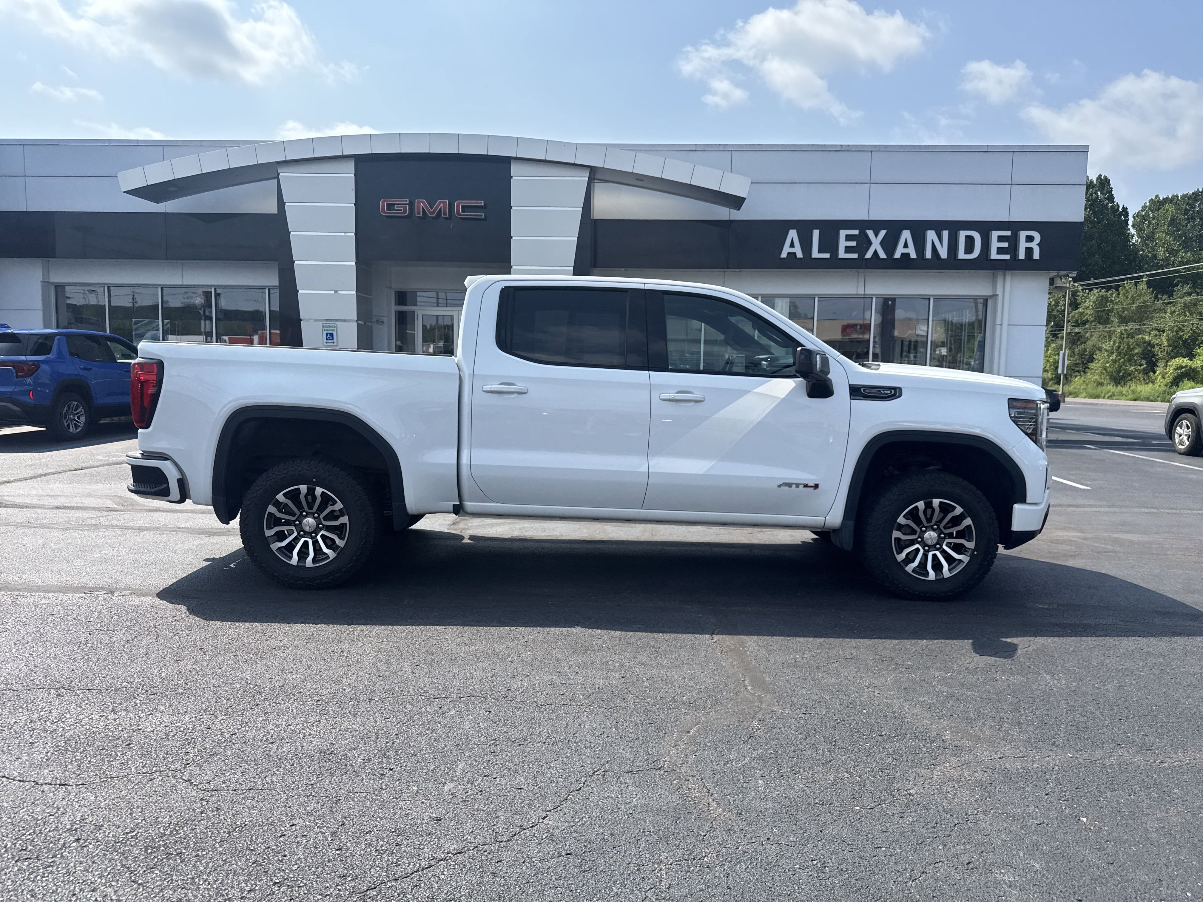 2023 GMC Sierra 1500 AT4