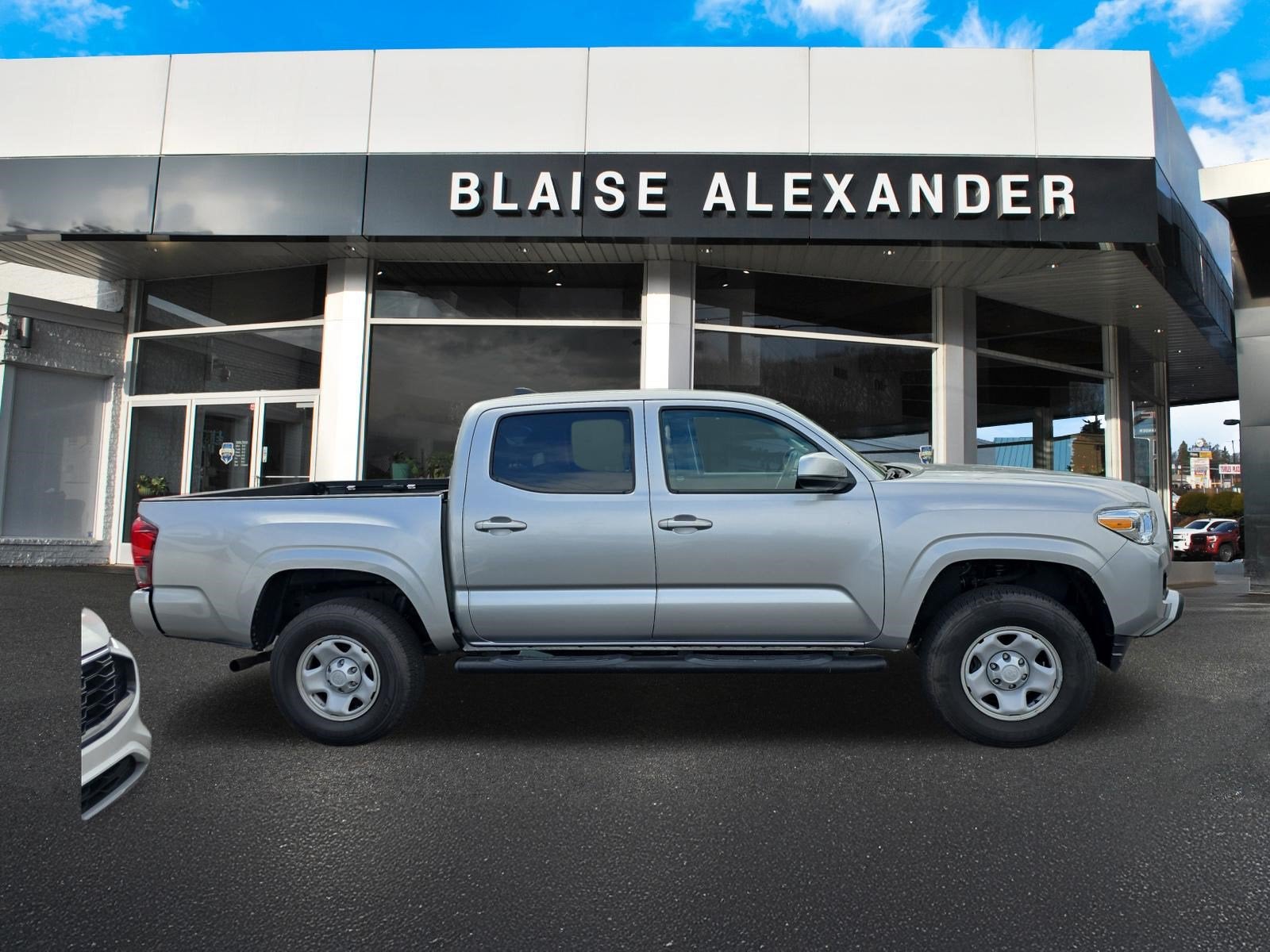 2022 Toyota Tacoma 4WD SR