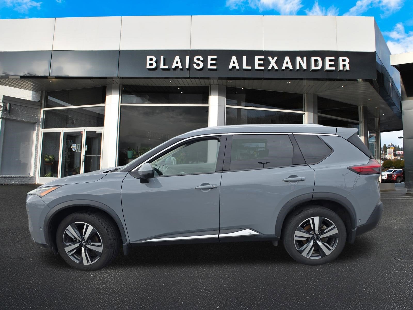 2023 Nissan Rogue SL