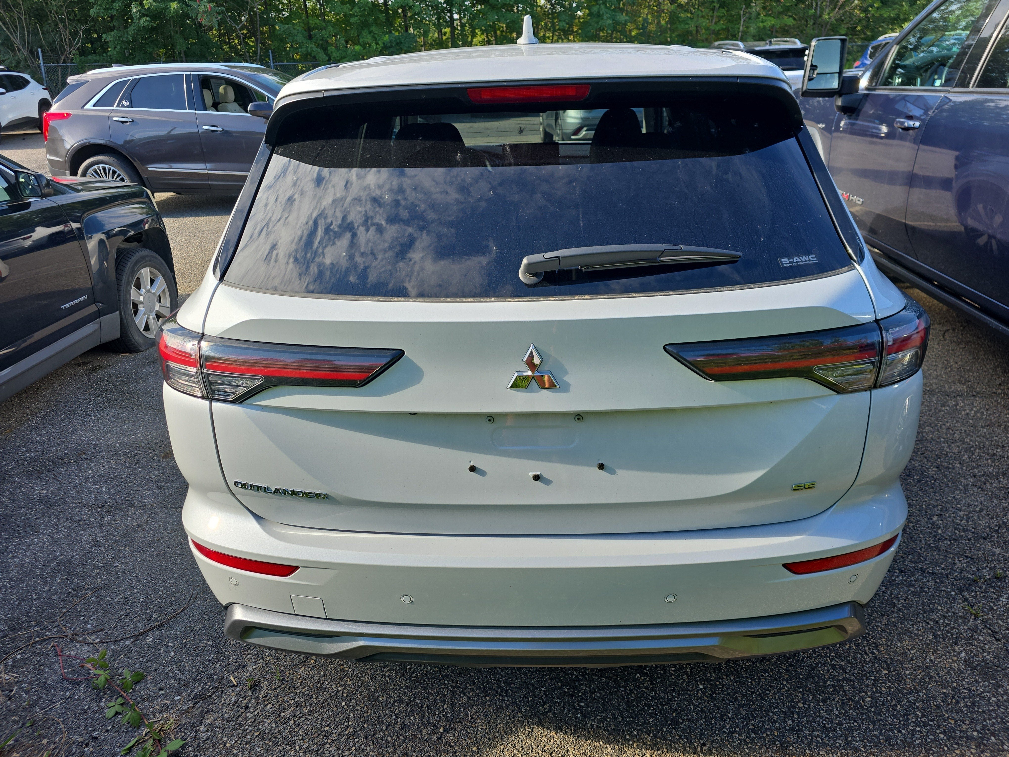 2025 Mitsubishi Outlander SE