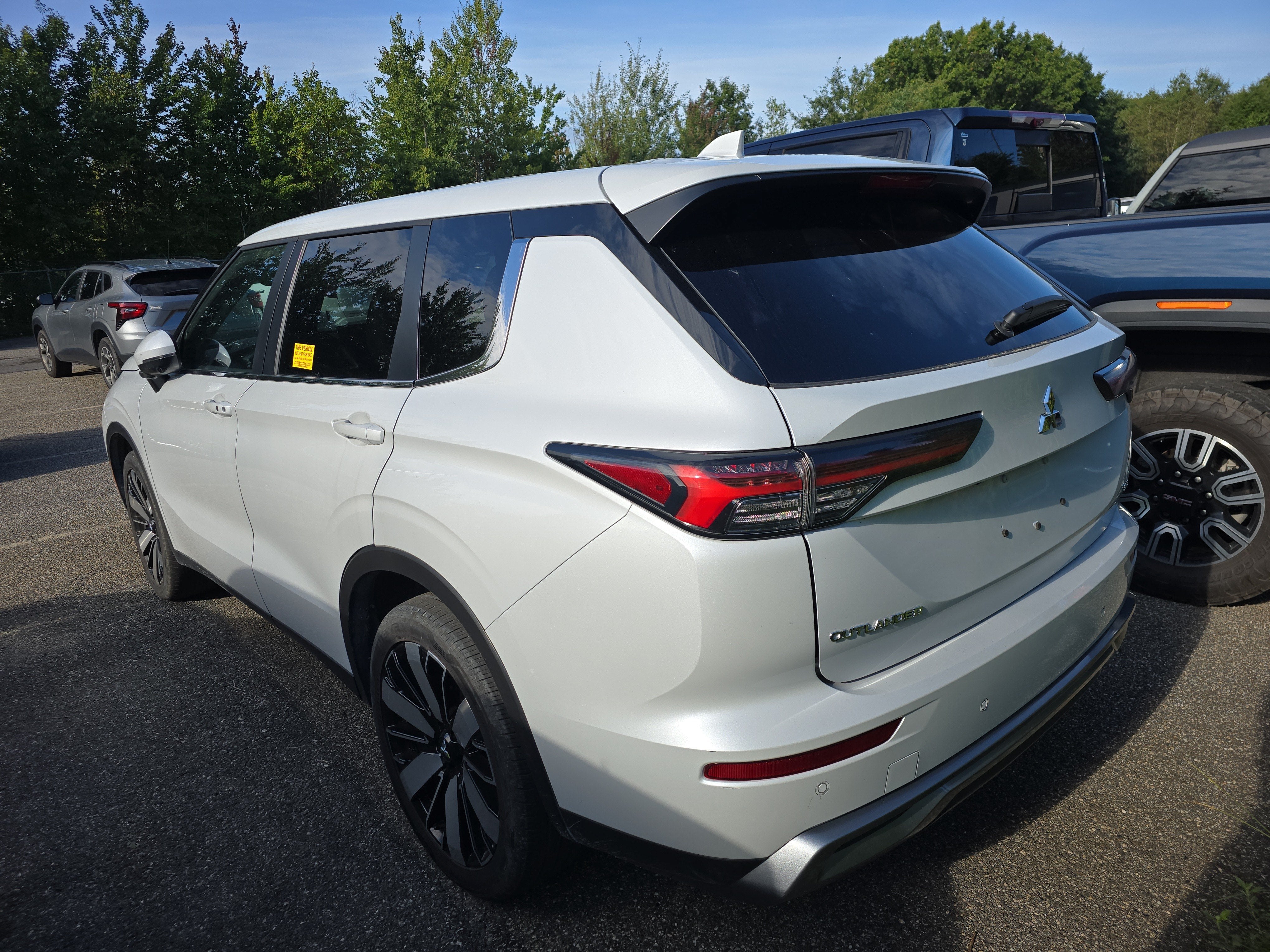 2025 Mitsubishi Outlander SE
