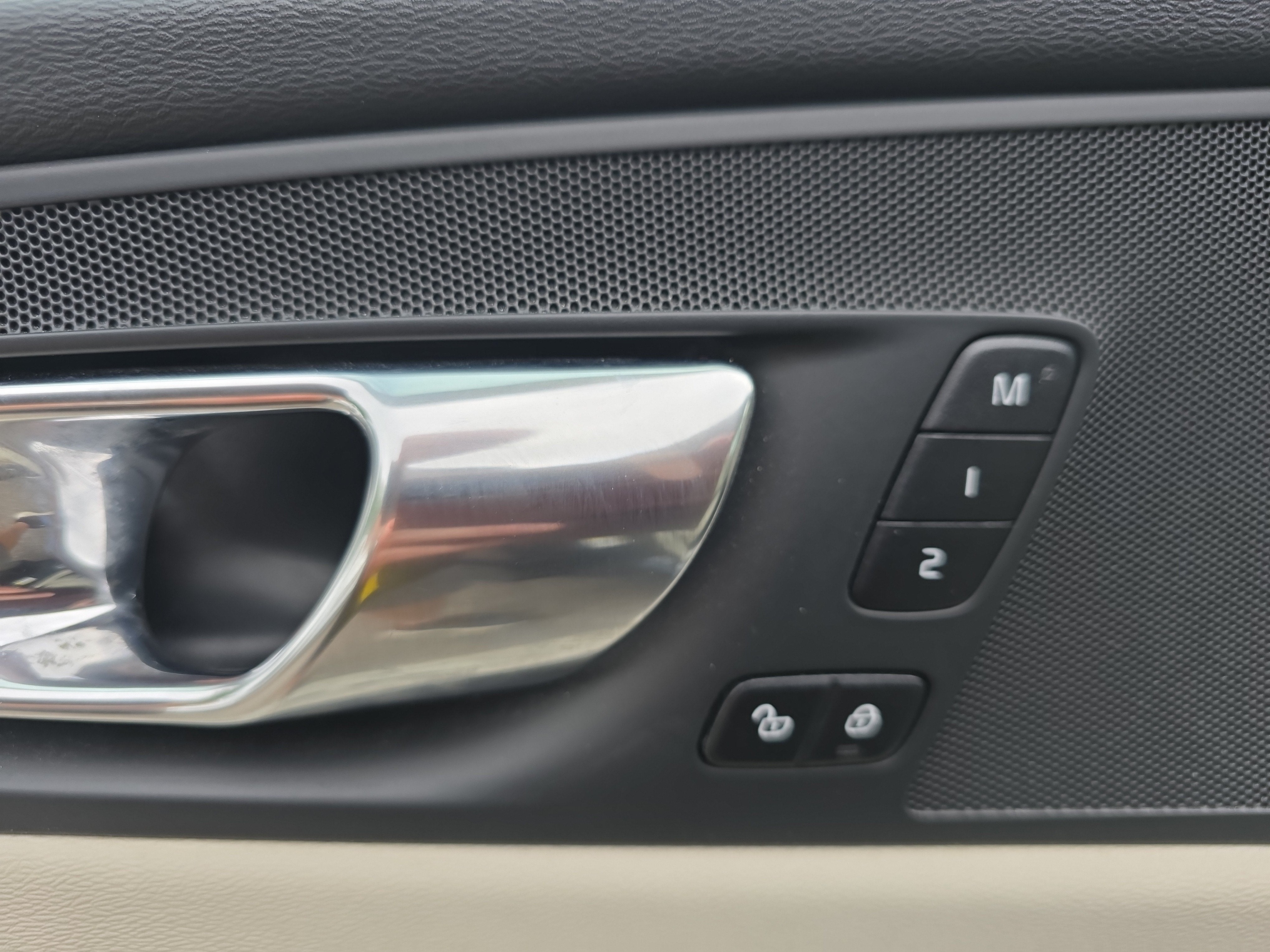 2022 Volvo XC60 Momentum