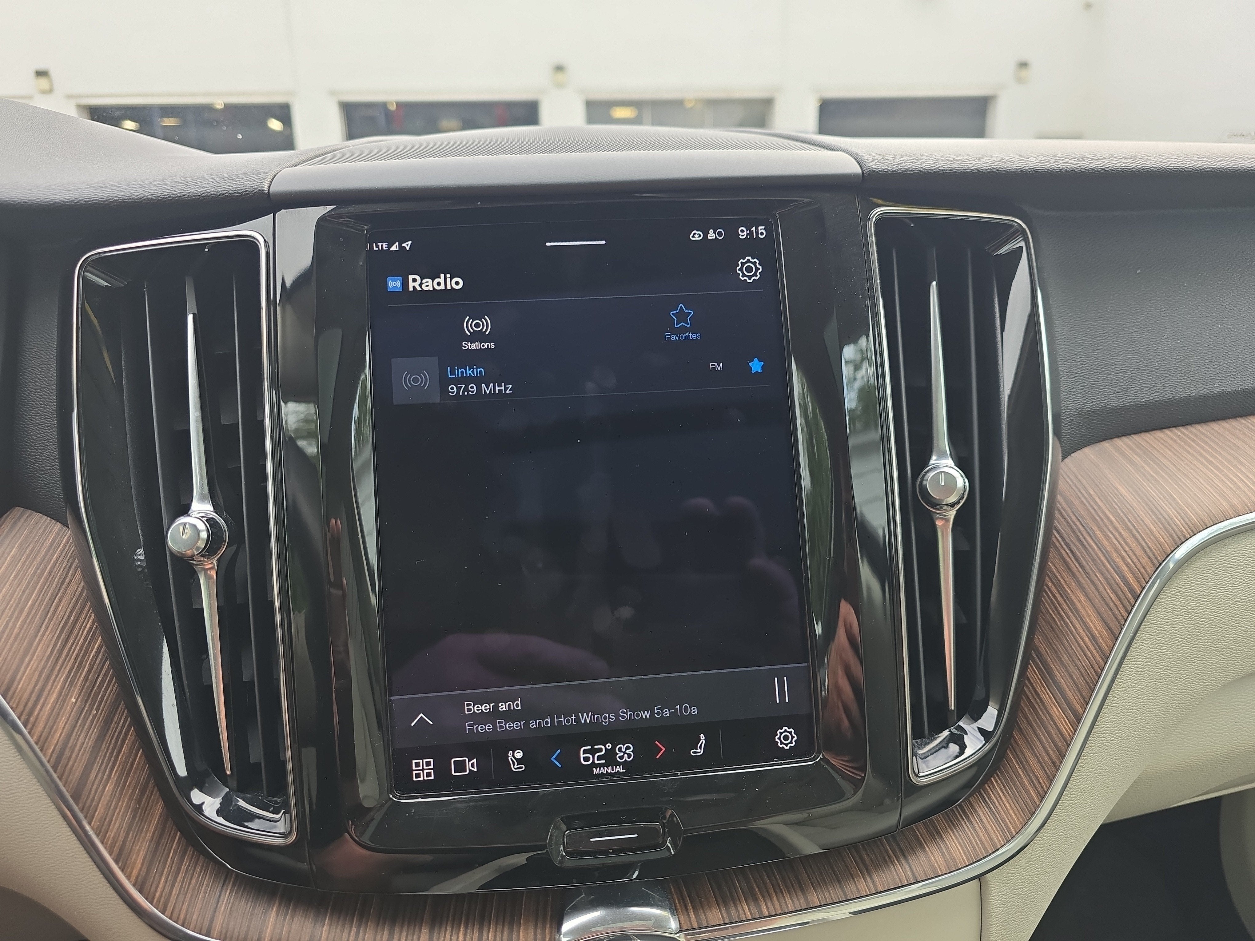 2022 Volvo XC60 Momentum