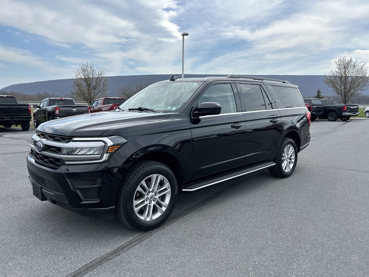 2022 Ford Expedition Max XLT