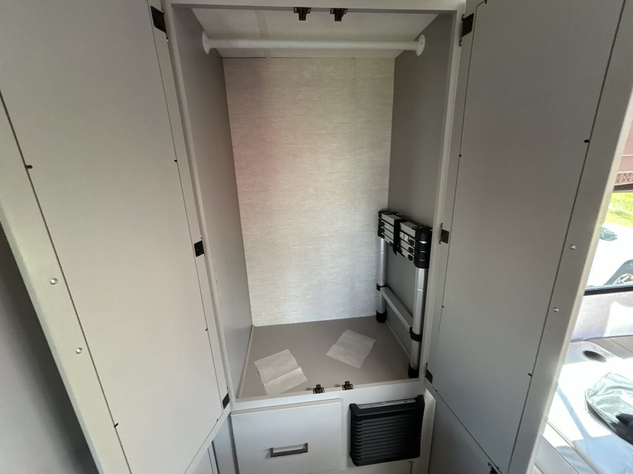 2023 Chevrolet Express Cutaway 3500 1WT