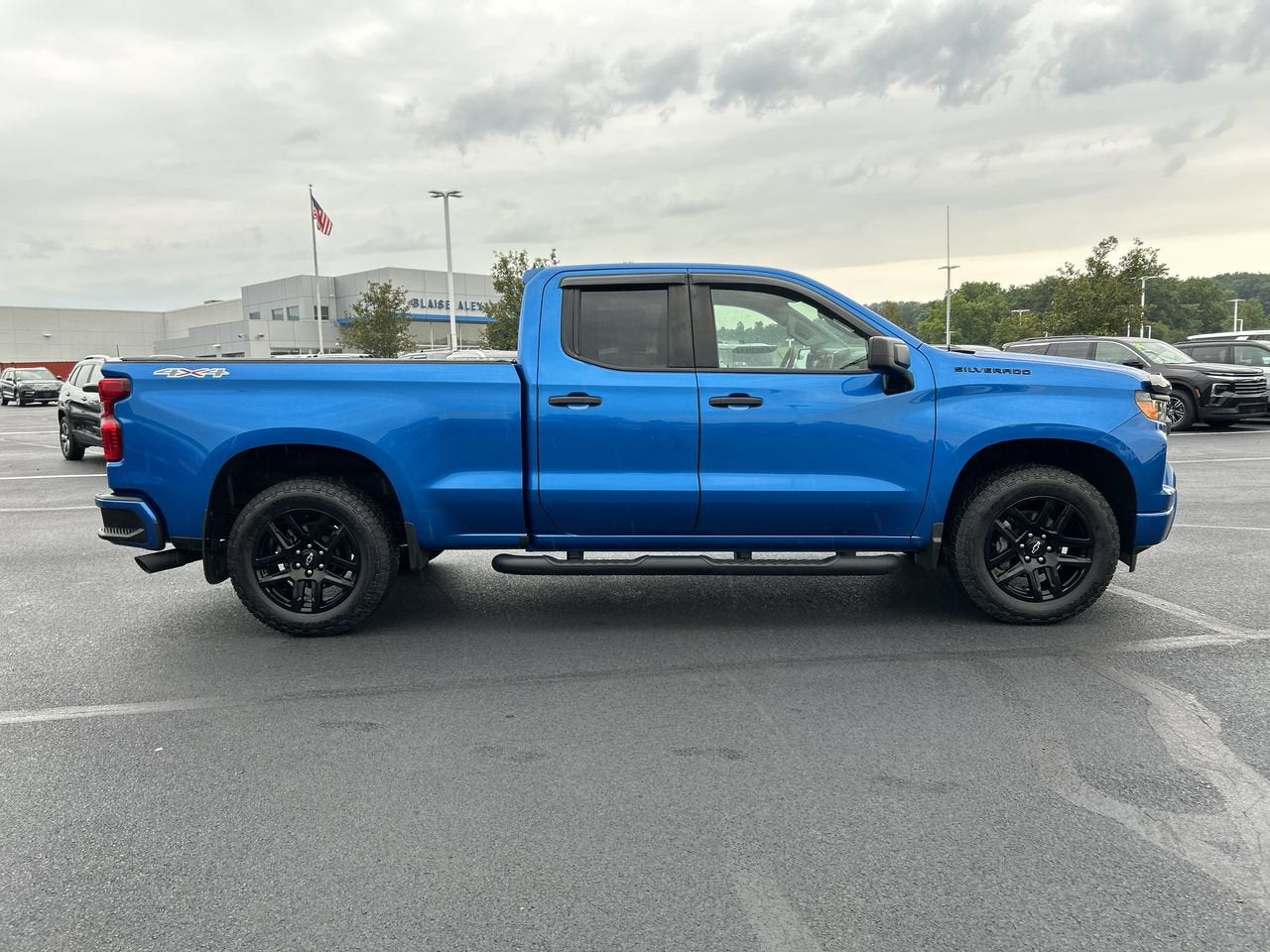 2023 Chevrolet Silverado 1500 Custom