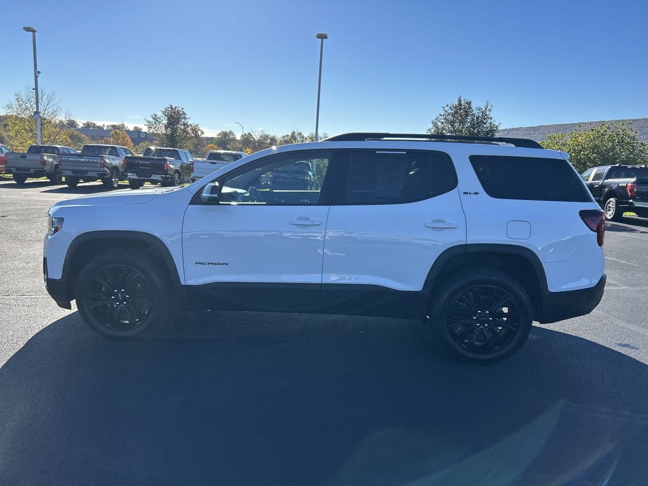 2023 GMC Acadia SLE