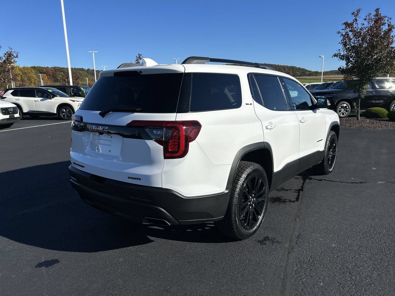 2023 GMC Acadia SLE