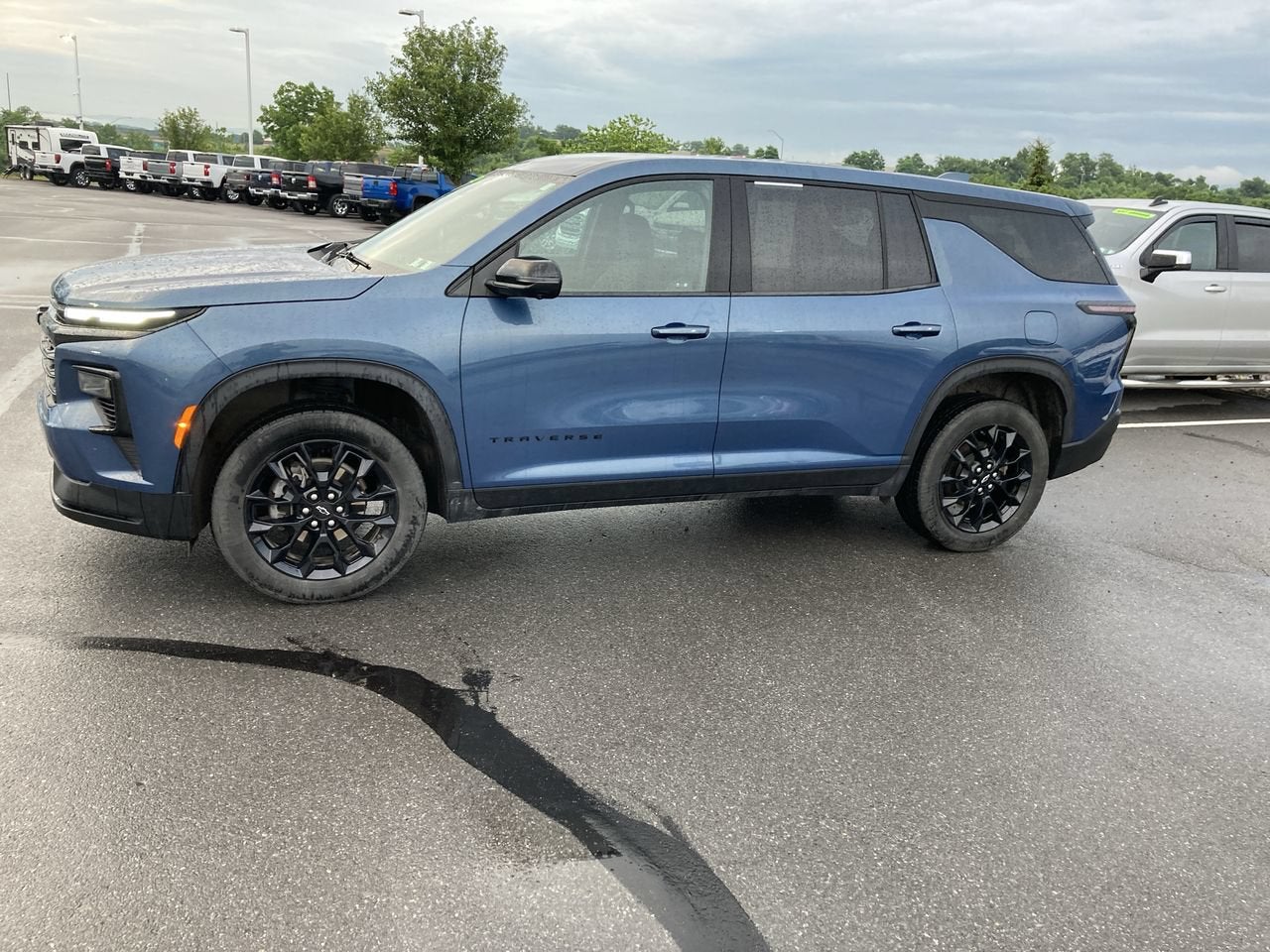 2024 Chevrolet Traverse LS