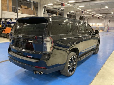 2025 Chevrolet Suburban RST