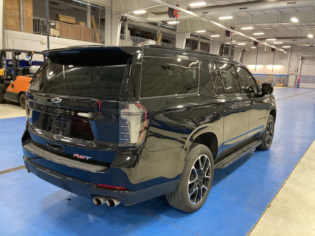 2025 Chevrolet Suburban RST