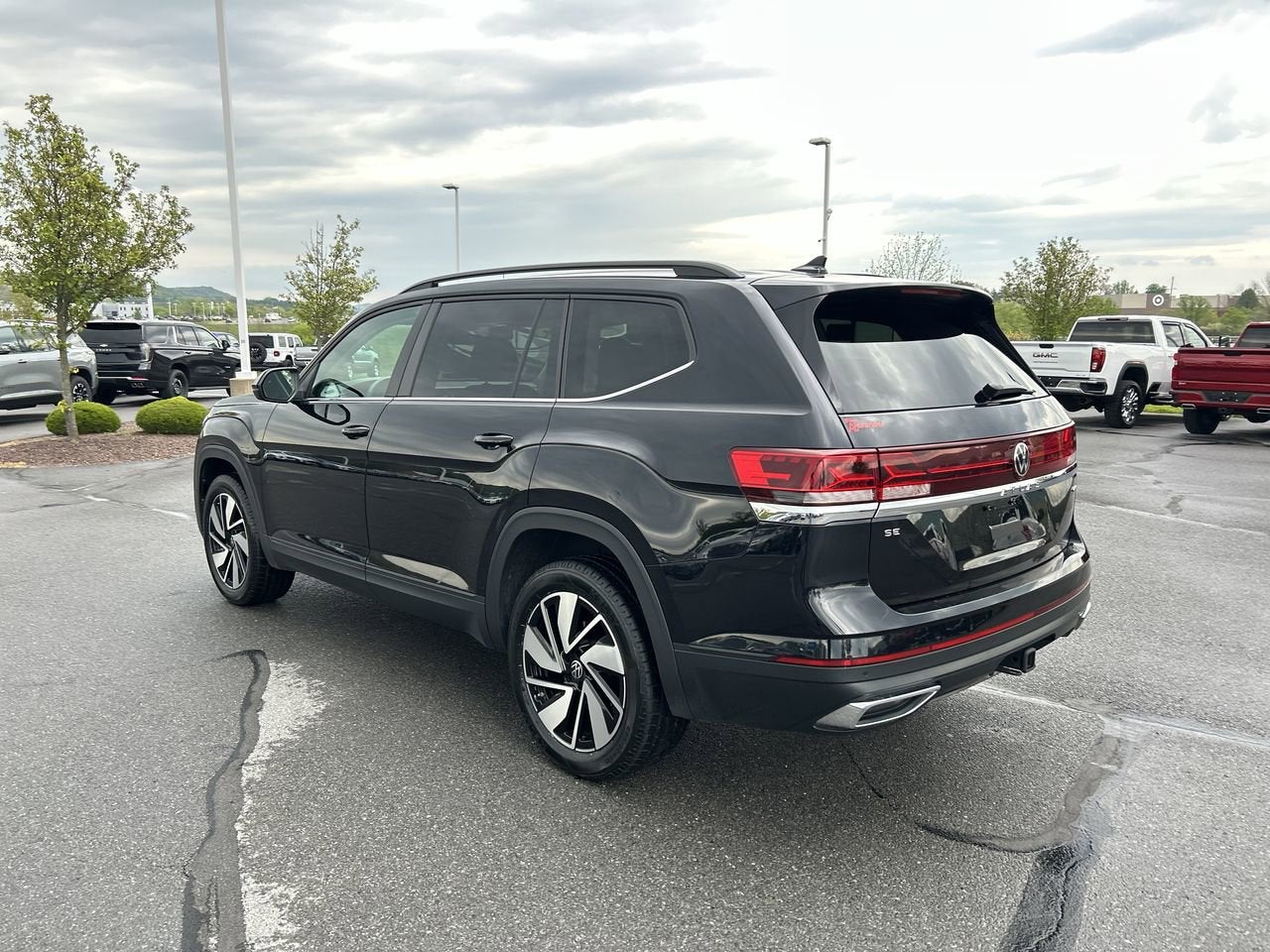 2025 Volkswagen Atlas 2.0T SE w/Technology