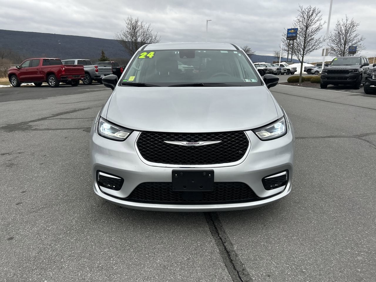 2024 Chrysler Pacifica Touring L