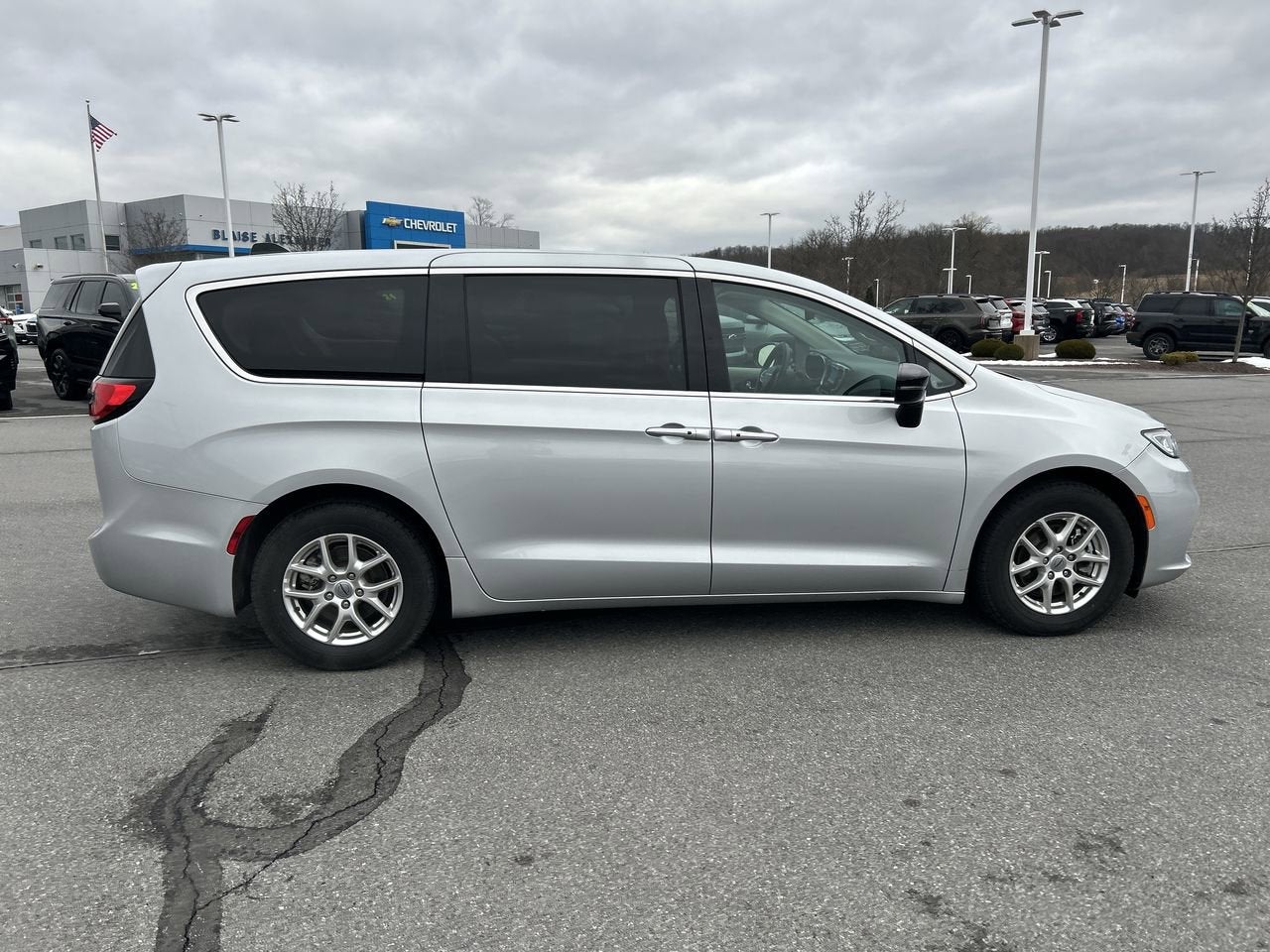 2024 Chrysler Pacifica Touring L