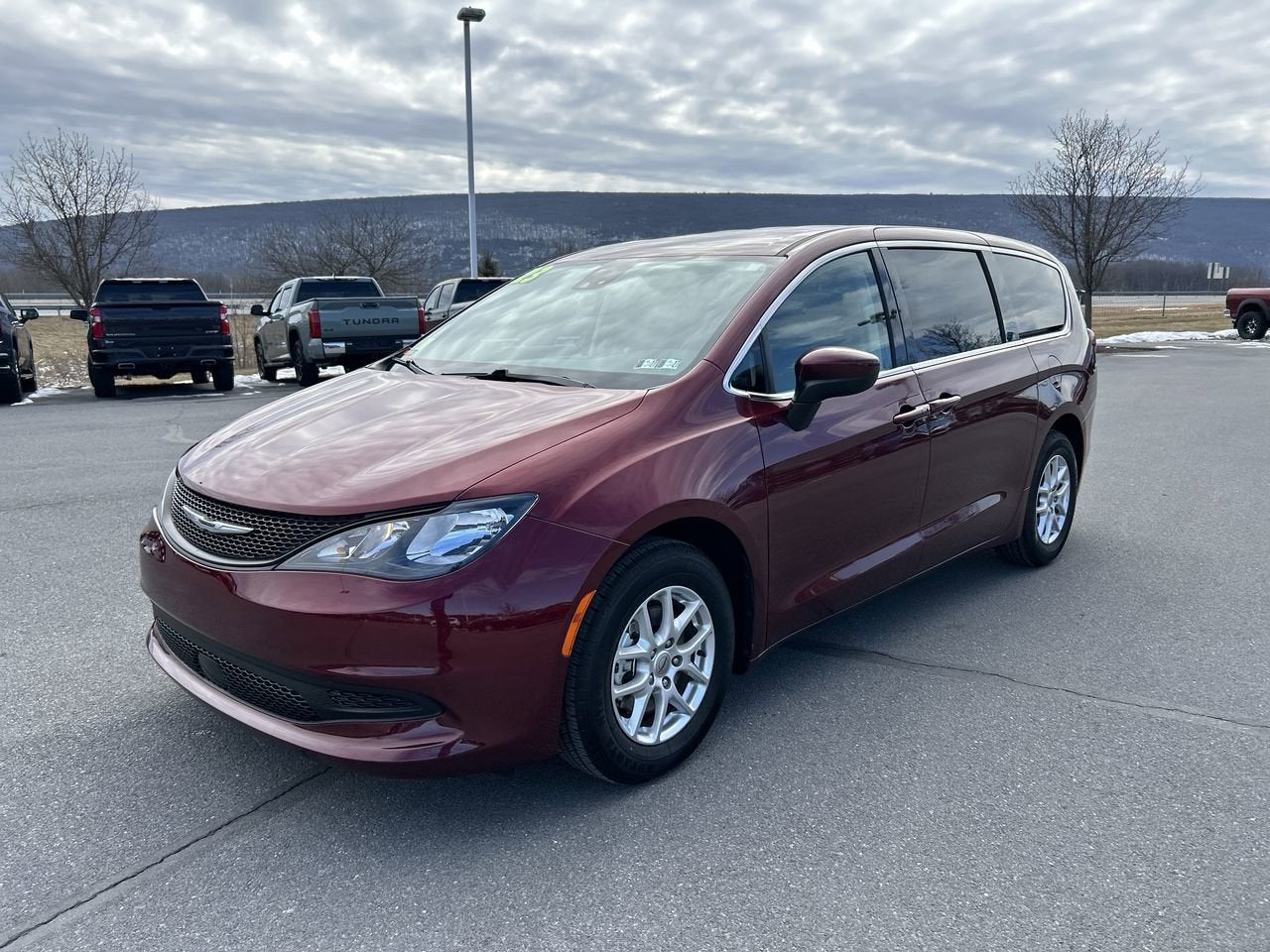 2023 Chrysler Voyager LX