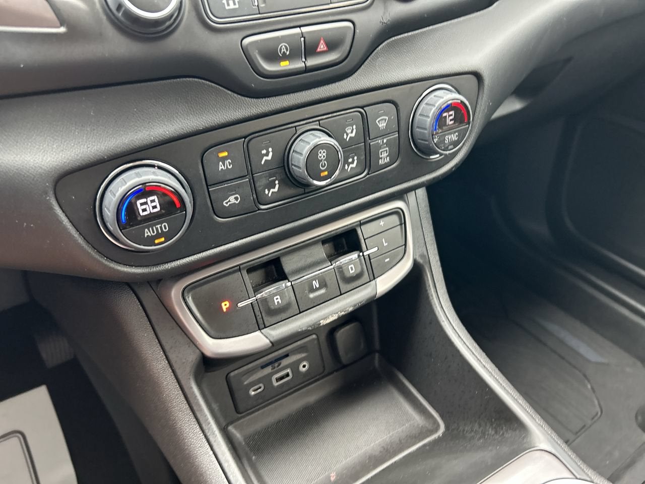 2024 GMC Terrain AT4