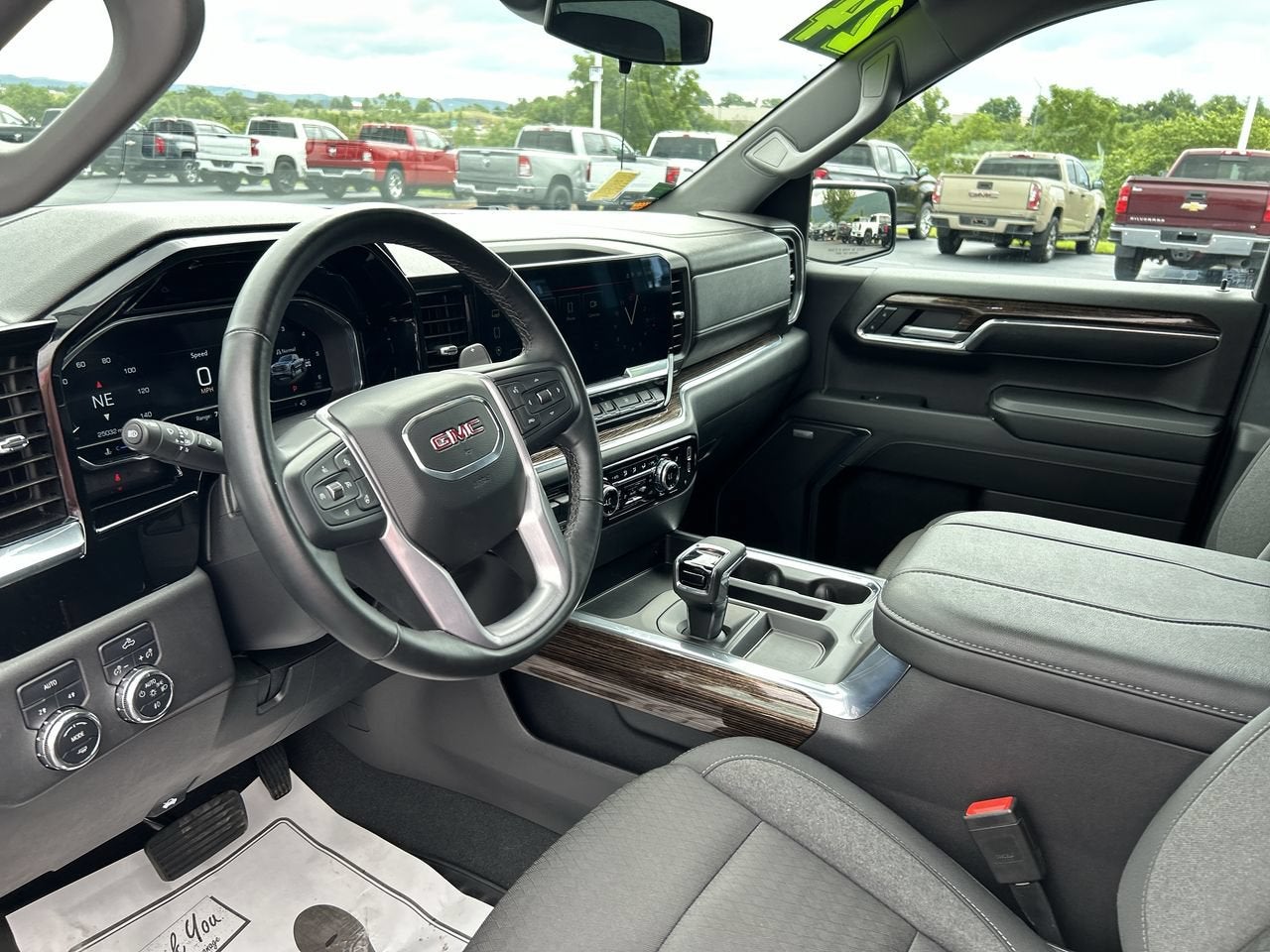 2024 GMC Sierra 1500 Elevation