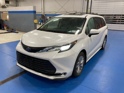 2022 Toyota Sienna XLE