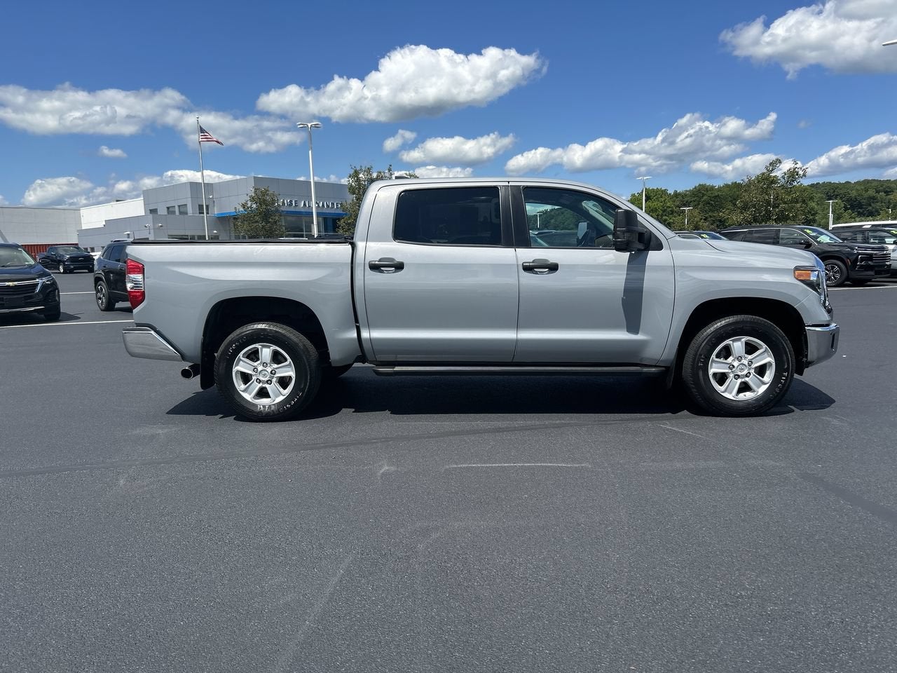 2021 Toyota Tundra 4WD SR5