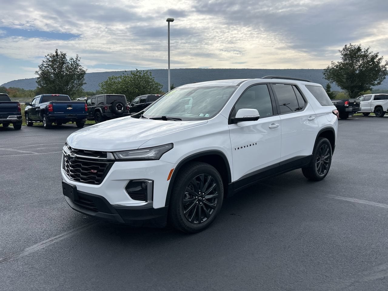 2023 Chevrolet Traverse RS