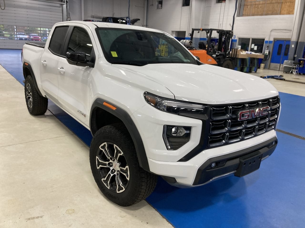 2024 GMC Canyon 4WD AT4