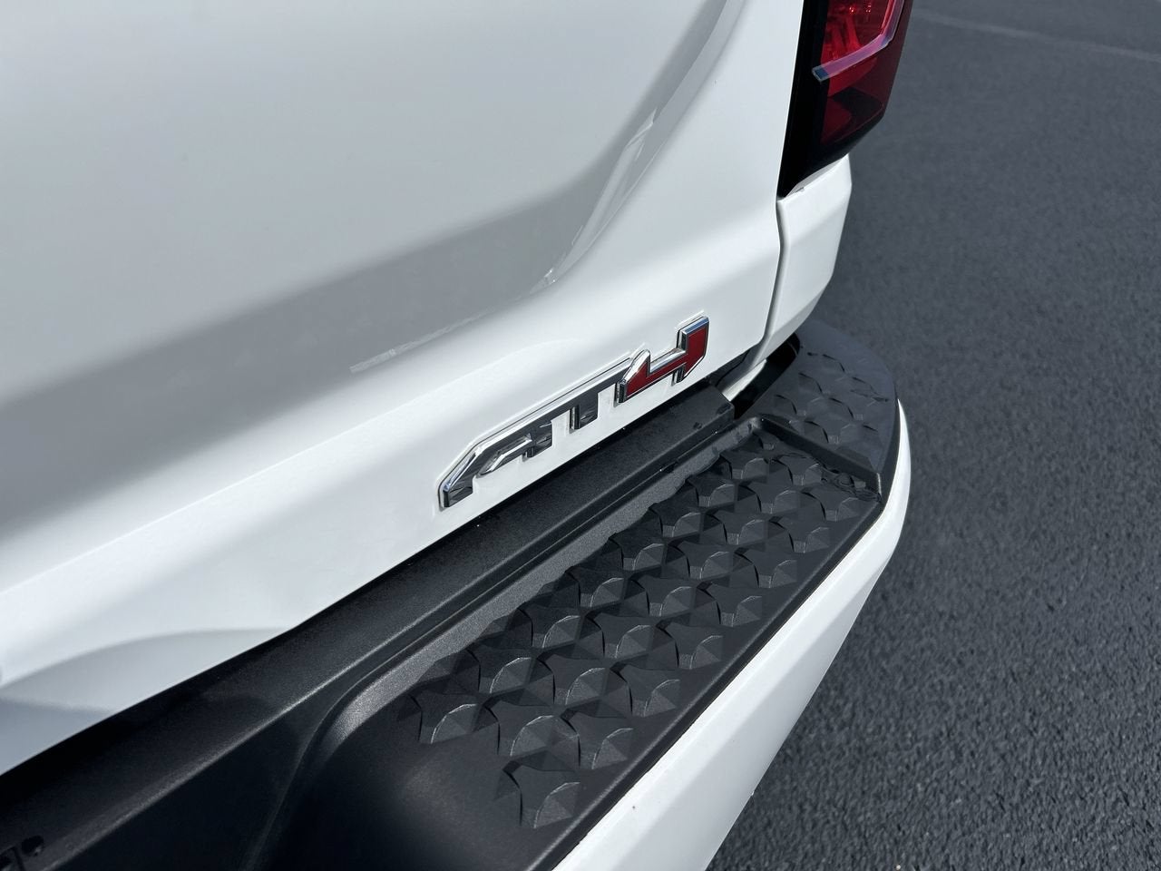 2024 GMC Canyon 4WD AT4