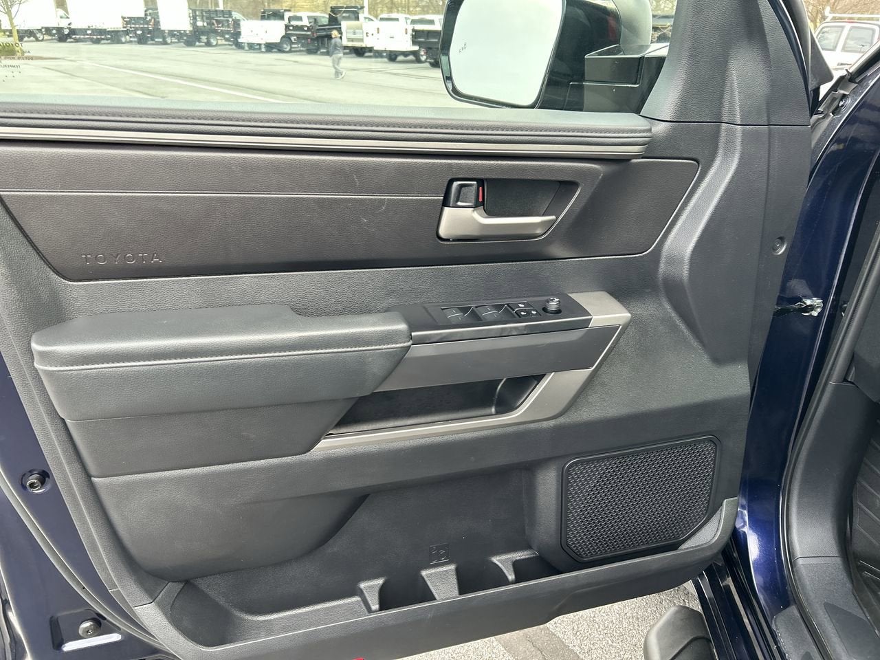 2023 Toyota Tundra 4WD SR5