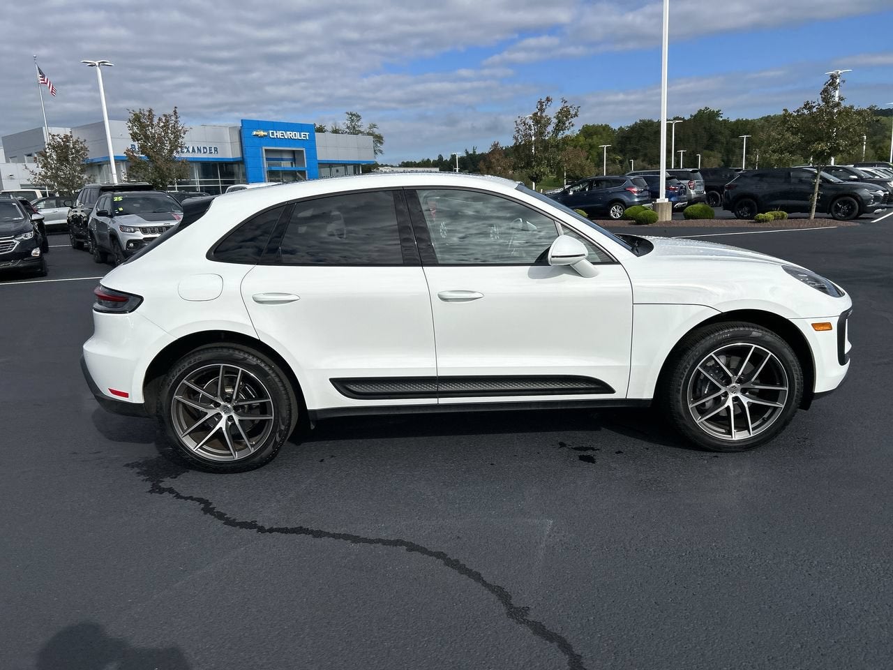 2025 Porsche Macan 4DR AWD
