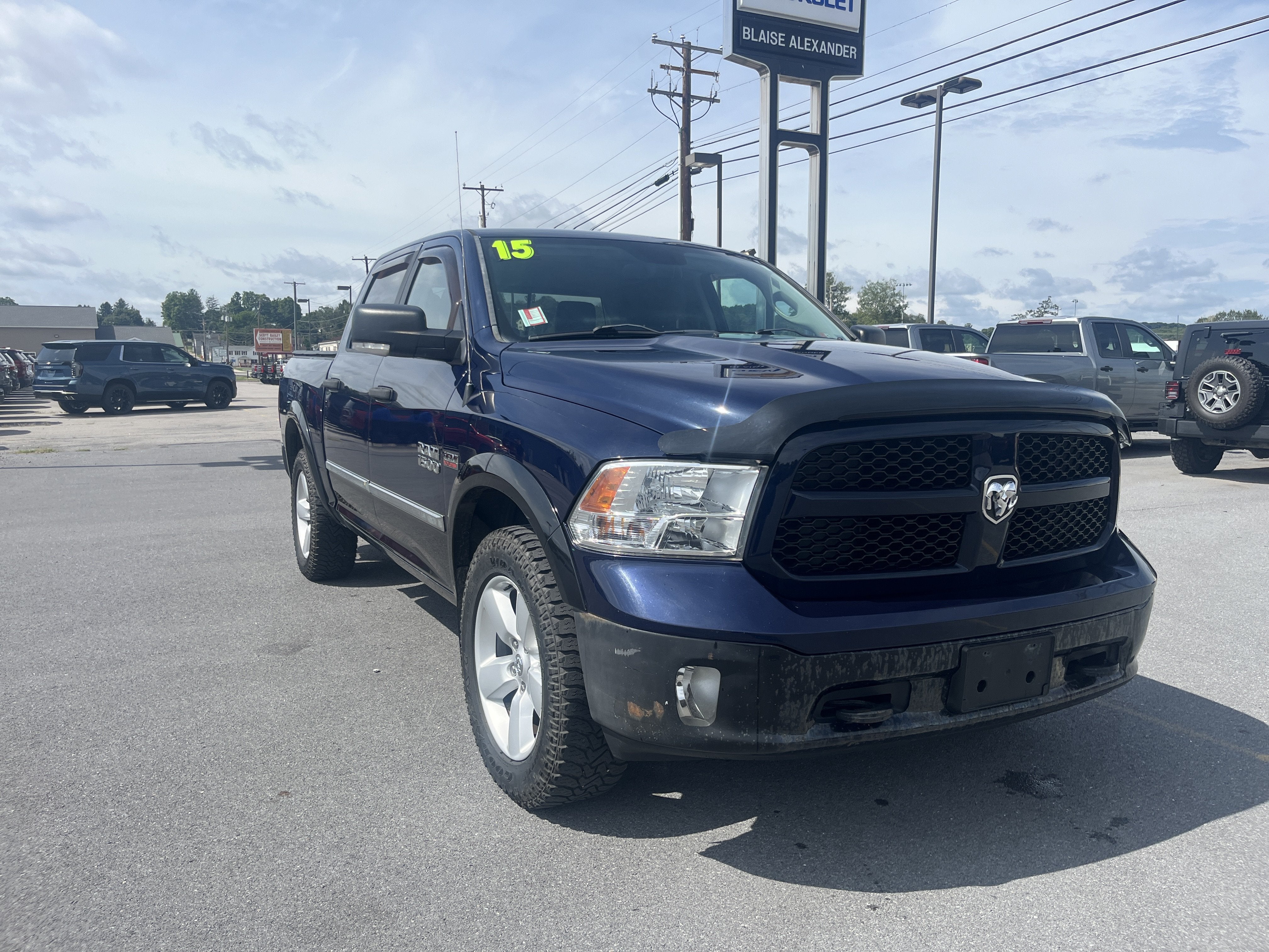 2015 RAM 1500 Pickup Outdoorsman
