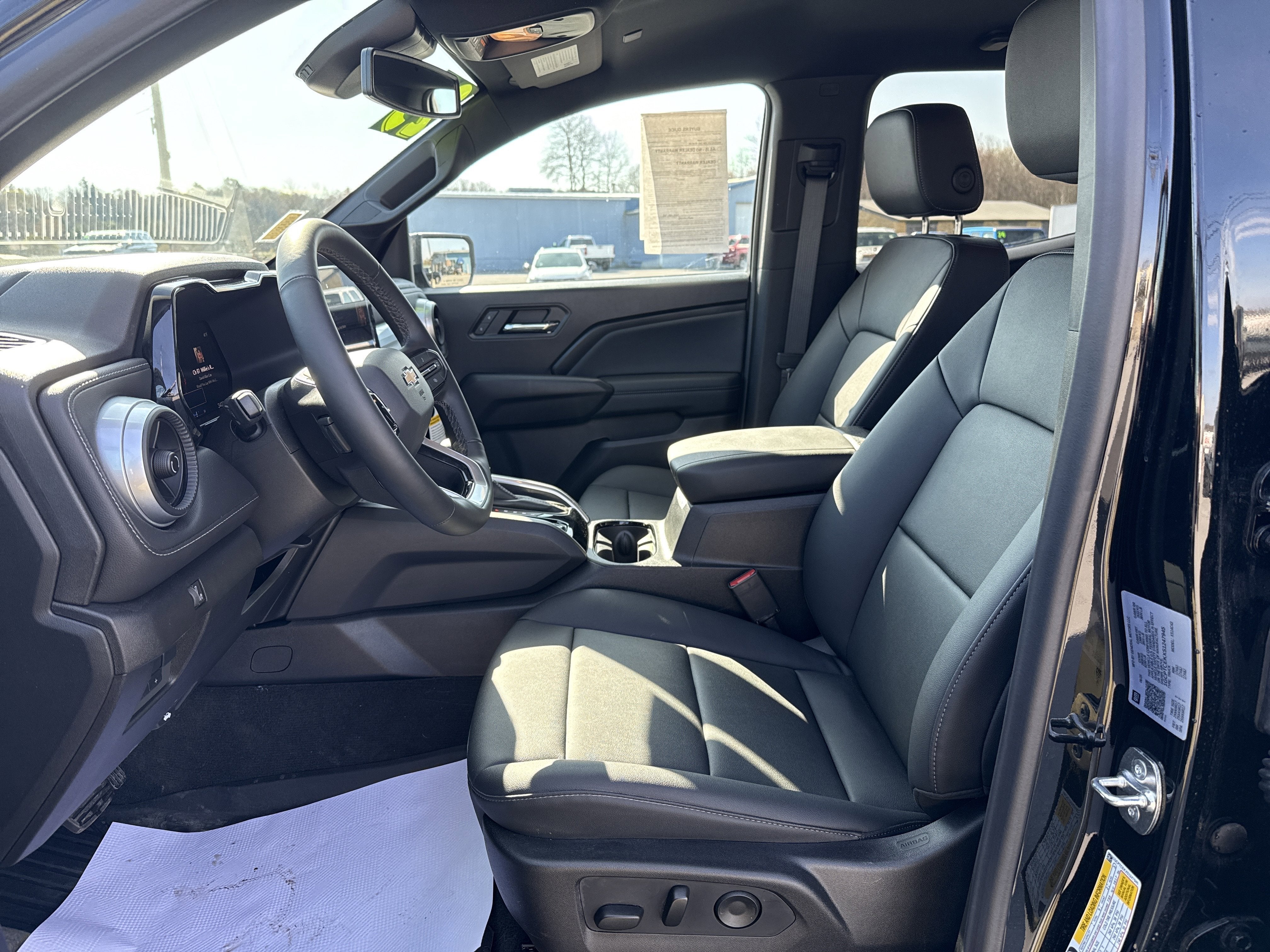 2025 Chevrolet Colorado WT/LT