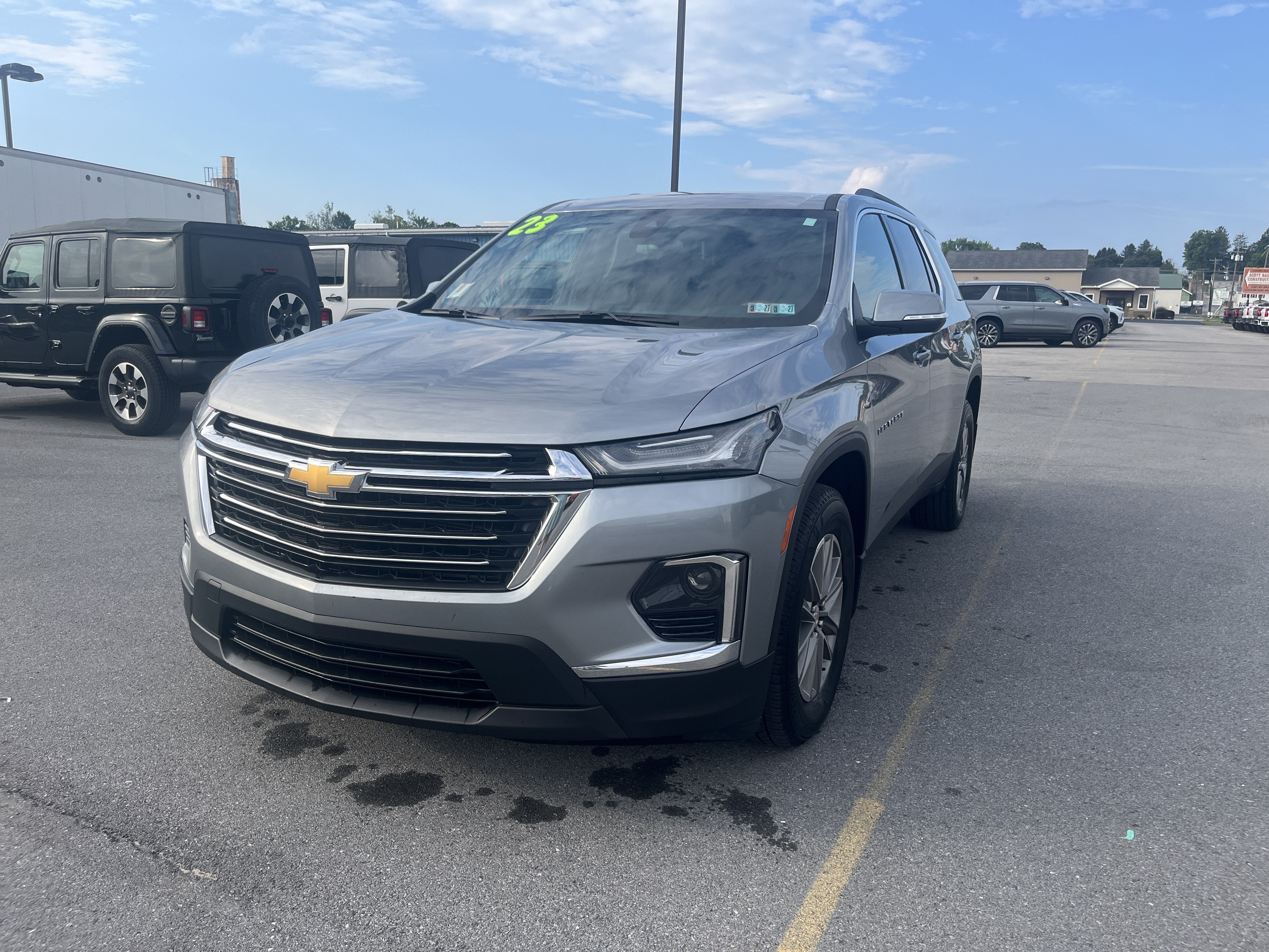 2023 Chevrolet Traverse LT Cloth